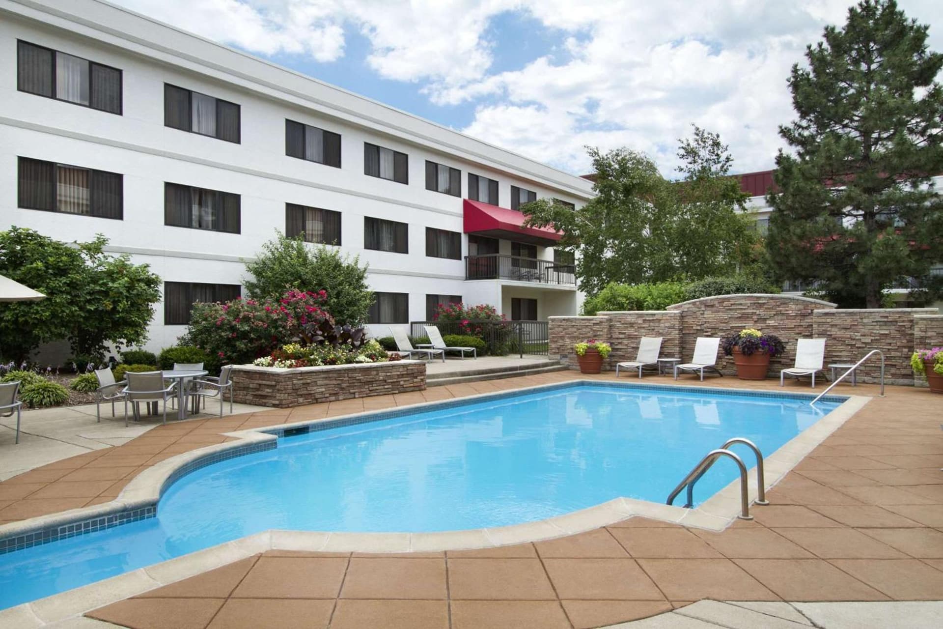 Embassy Suites by Hilton Detroit Metro Airport gallery photo in Romulus, MI — image 23
