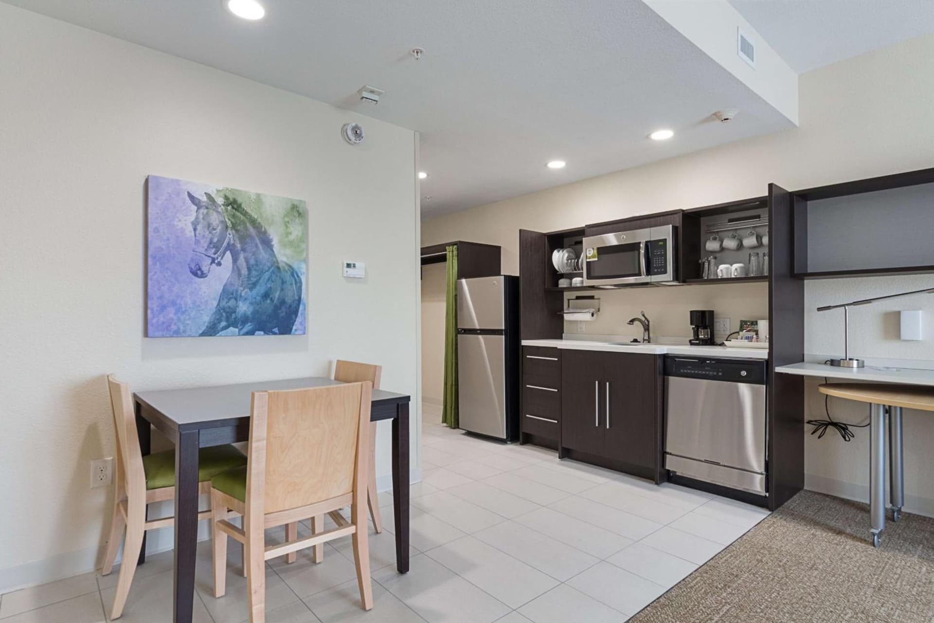 Home2 Suites By Hilton Dallas Grand Prairie gallery photo in Grand Prairie, TX — image 10