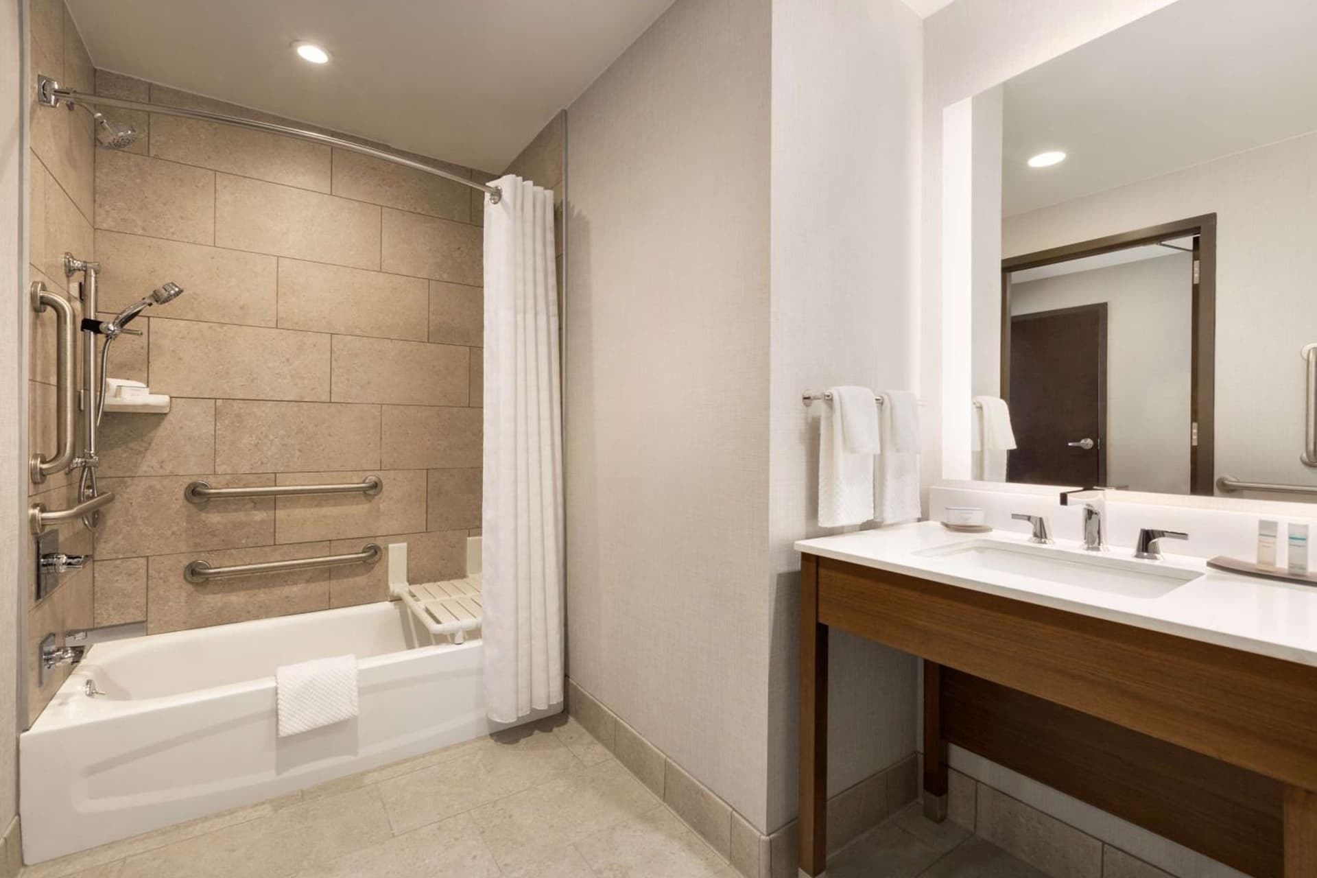 Embassy Suites By Hilton Denton Convention Center gallery photo in Denton, TX — image 32
