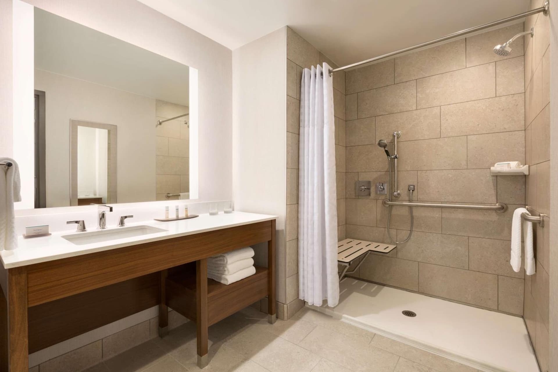 Embassy Suites By Hilton Denton Convention Center gallery photo in Denton, TX — image 41