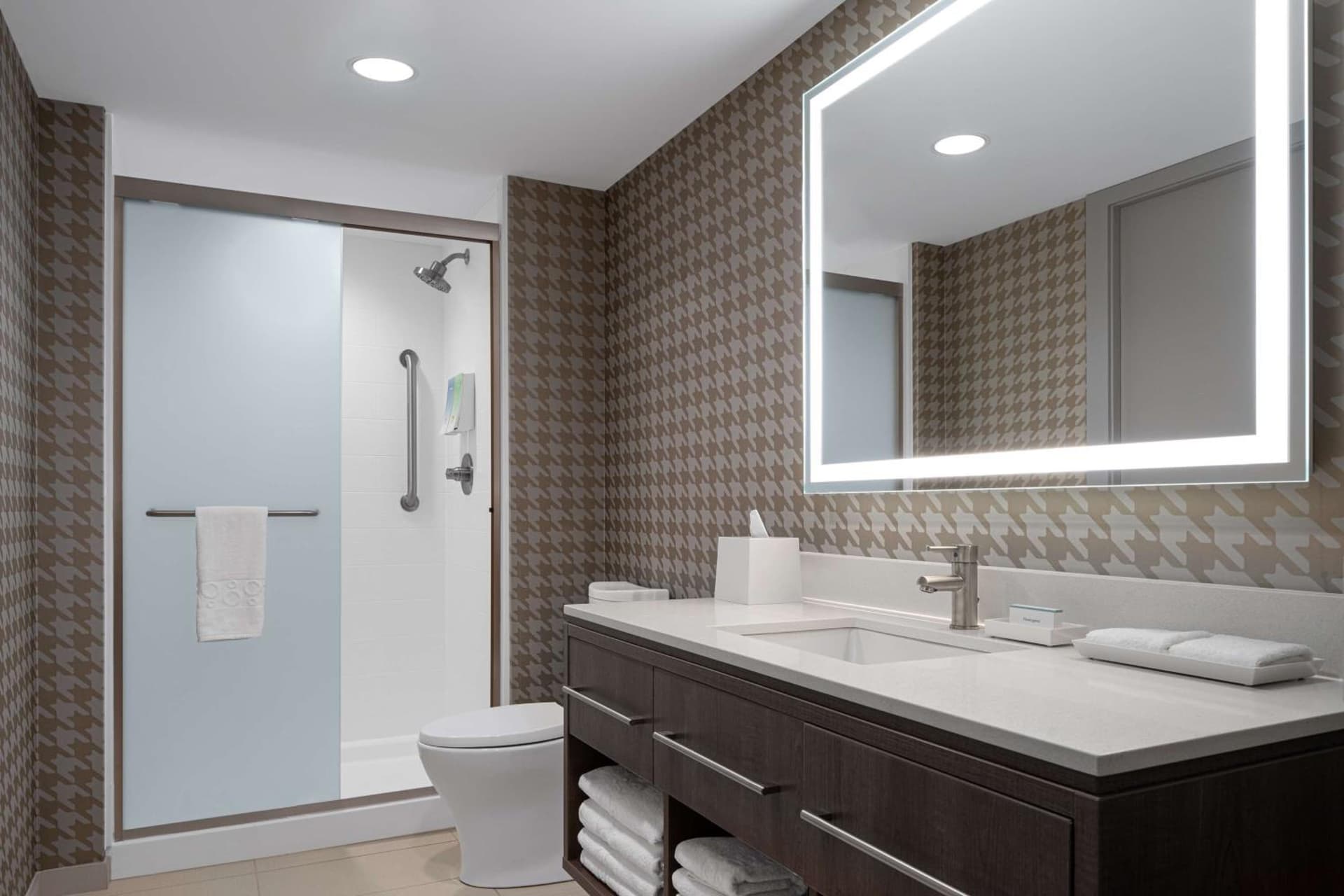 Home2 Suites by Hilton Des Moines at Drake University gallery photo in Des Moines, IA — image 23