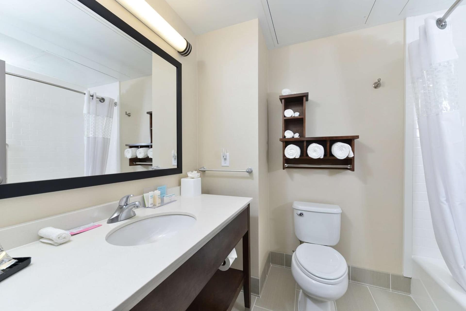 Hampton Inn & Suites Des Moines Downtown gallery photo in Des Moines, IA — image 23