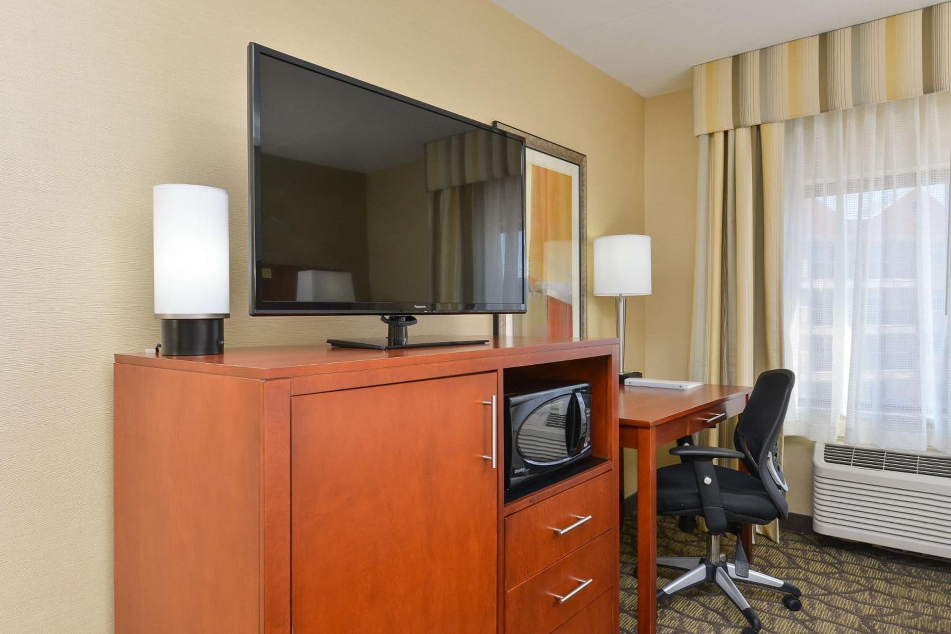 Hampton Inn Detroit/Auburn Hills South gallery photo in Auburn Hills, MI — image 10