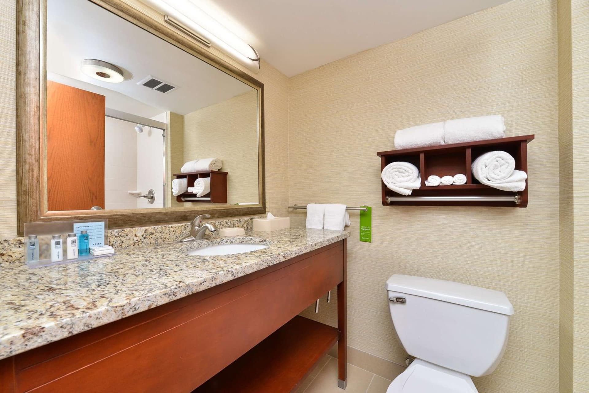 Hampton Inn Detroit/Auburn Hills South gallery photo in Auburn Hills, MI — image 11