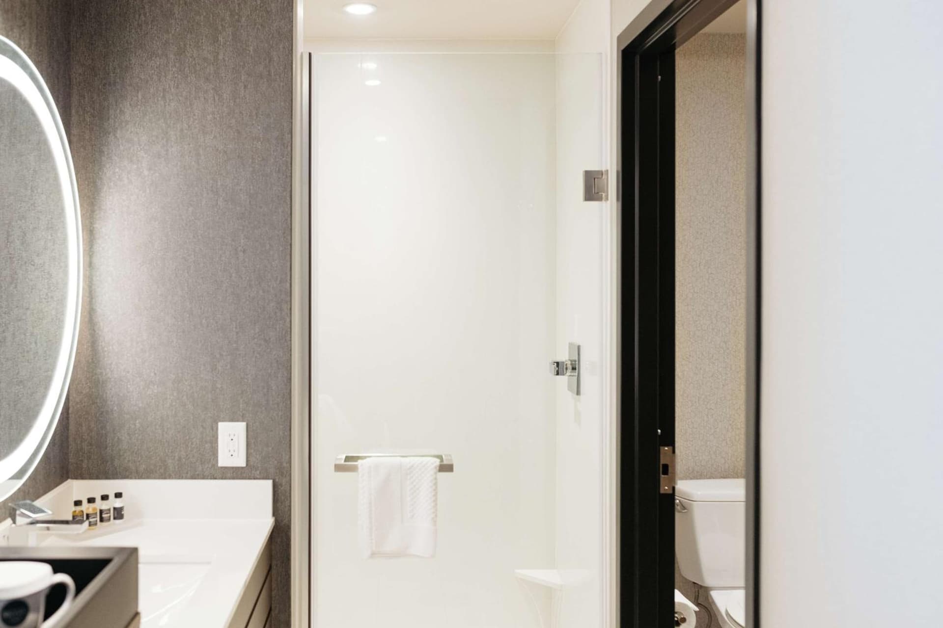 Revel Hotel, Tapestry Collection By Hilton gallery photo in Urbandale, IA — image 33