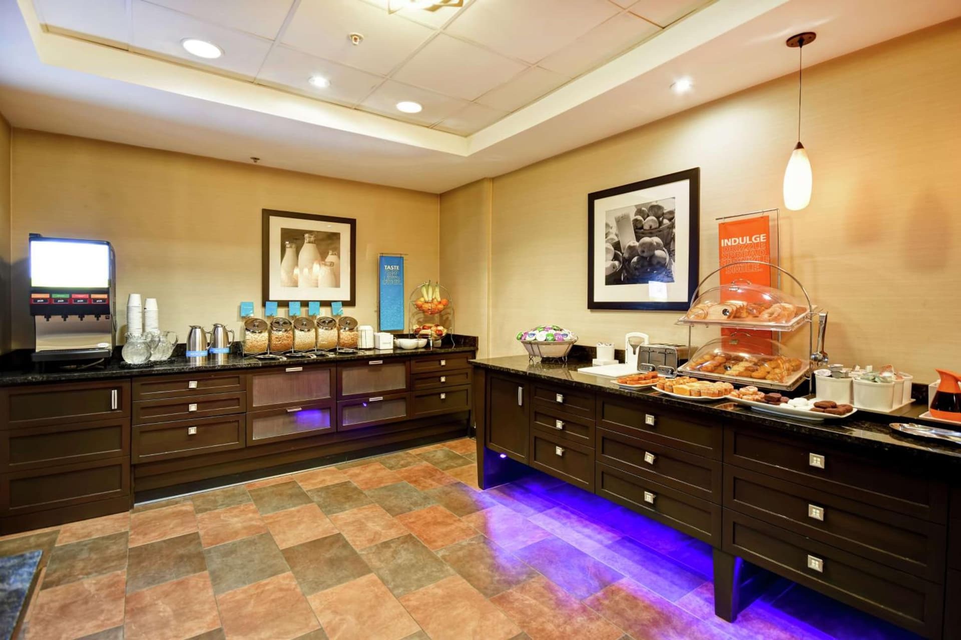 Hampton Inn & Suites Detroit-Canton gallery photo in Canton — image 6