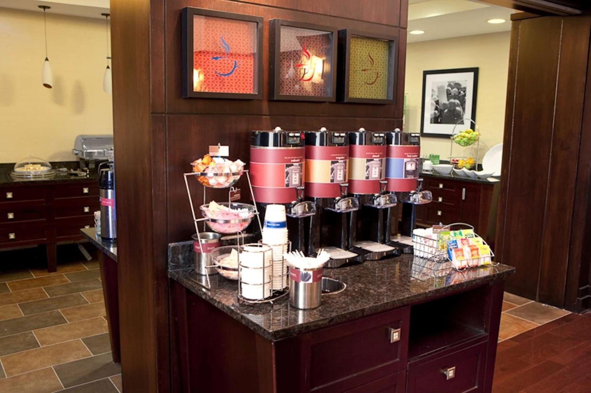 Hampton Inn & Suites Detroit-Canton gallery photo in Canton — image 9