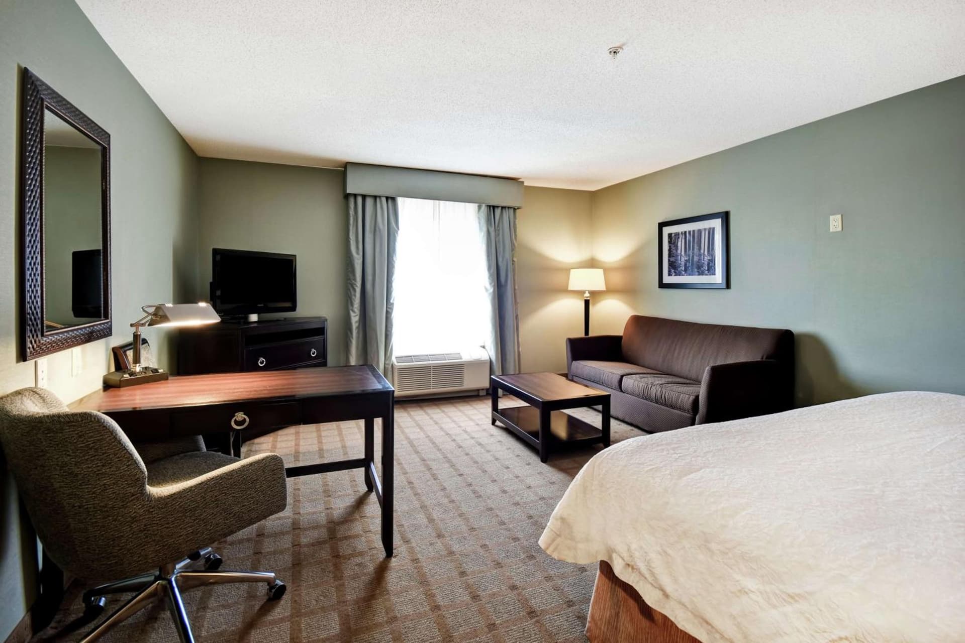 Hampton Inn & Suites Detroit-Canton gallery photo in Canton — image 32