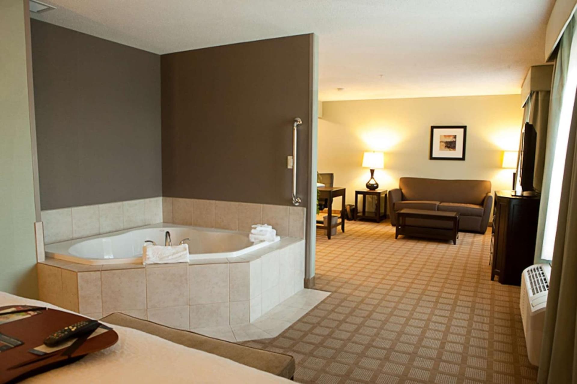 Hampton Inn & Suites Detroit-Canton gallery photo in Canton — image 67