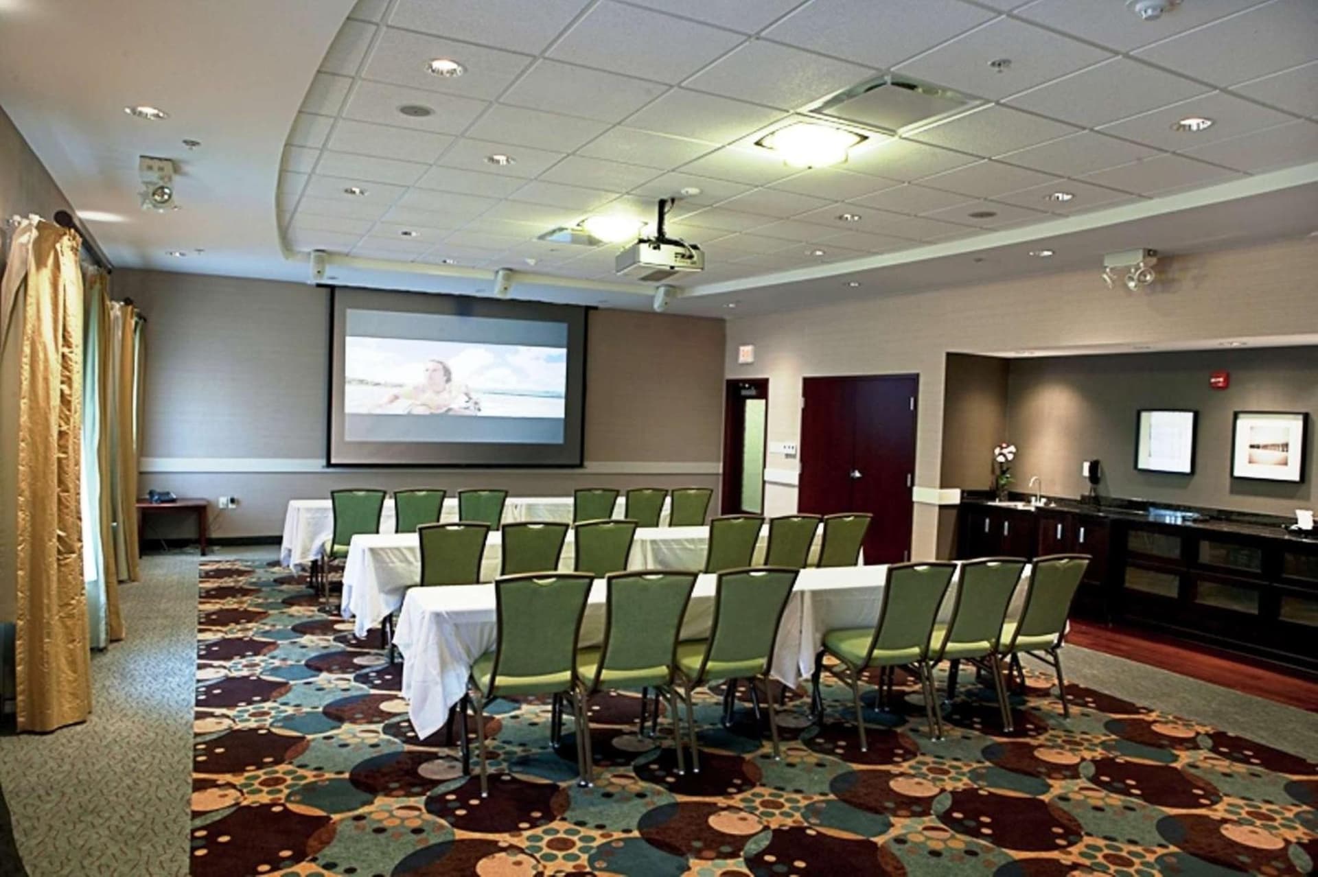 Hampton Inn & Suites Detroit-Canton gallery photo in Canton — image 36