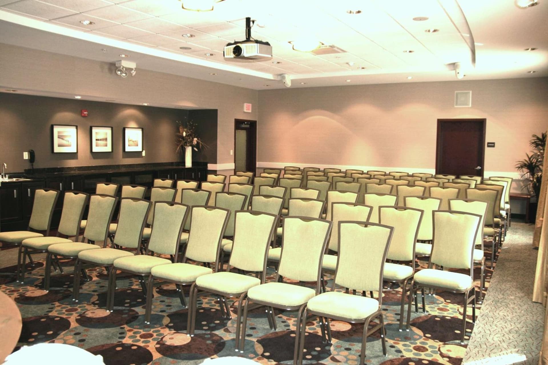 Hampton Inn & Suites Detroit-Canton gallery photo in Canton — image 83