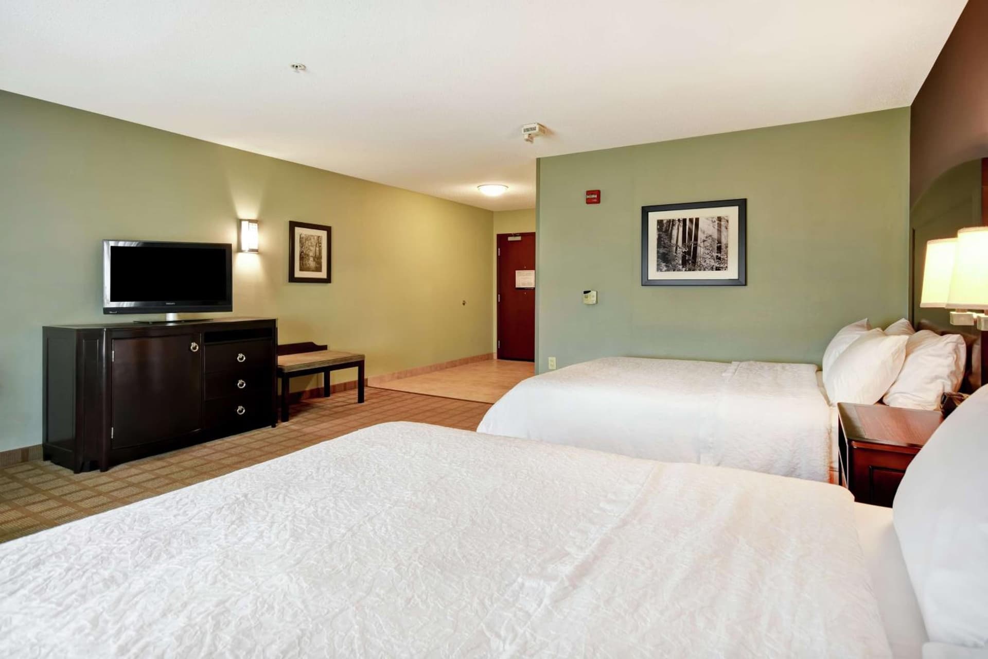 Hampton Inn & Suites Detroit-Canton gallery photo in Canton — image 4