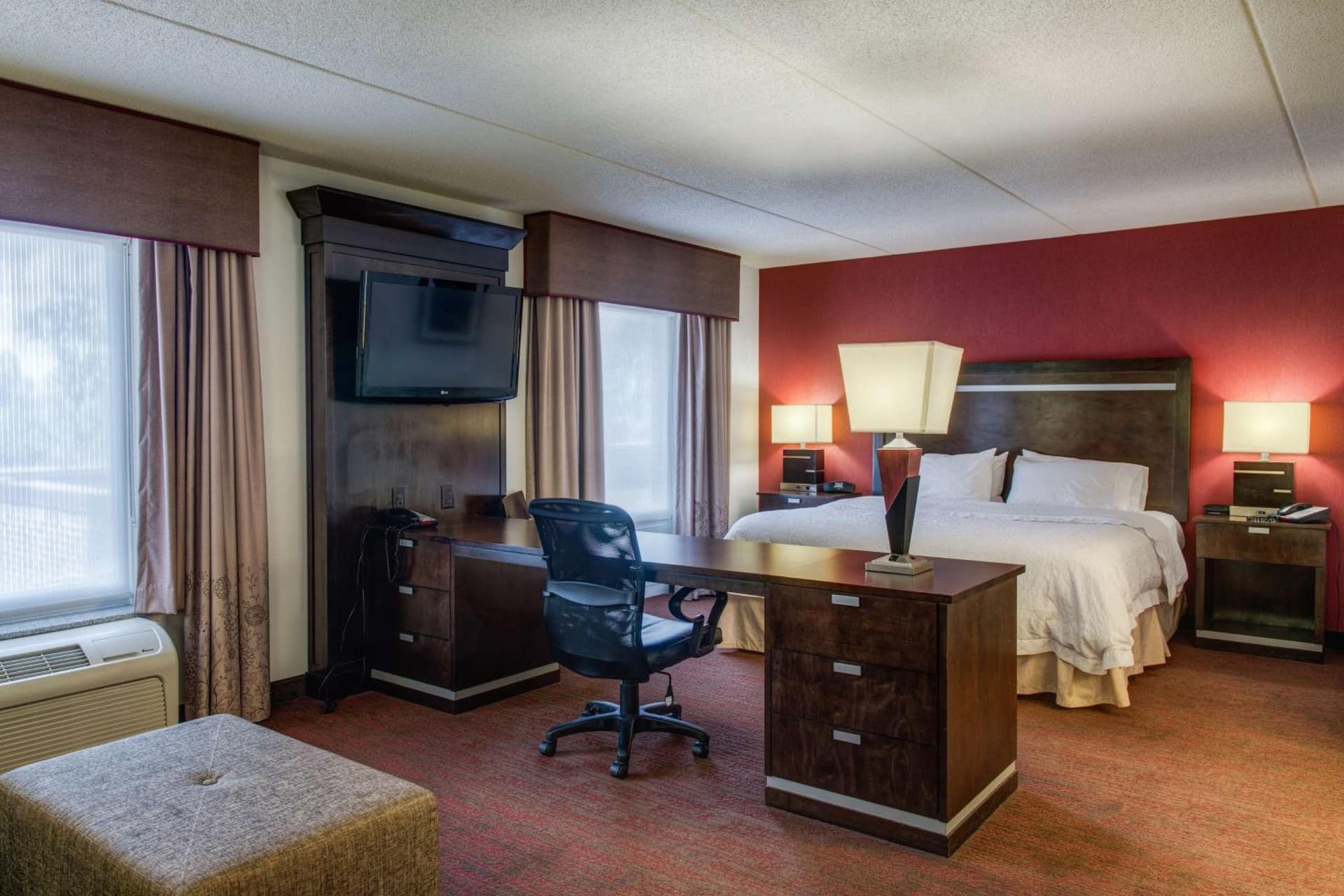 Hampton Inn & Suites Detroit/Airport Romulus gallery photo in Romulus, MI — image 12
