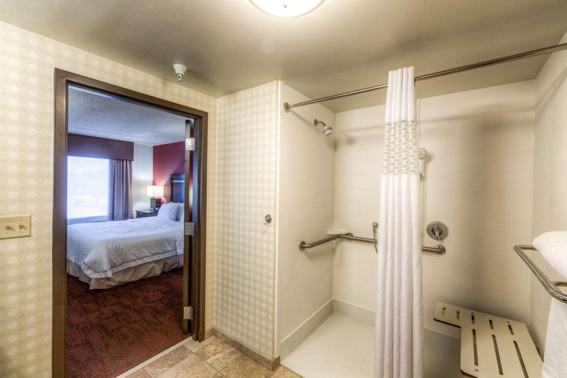 Hampton Inn & Suites Detroit/Airport Romulus gallery photo in Romulus, MI — image 36