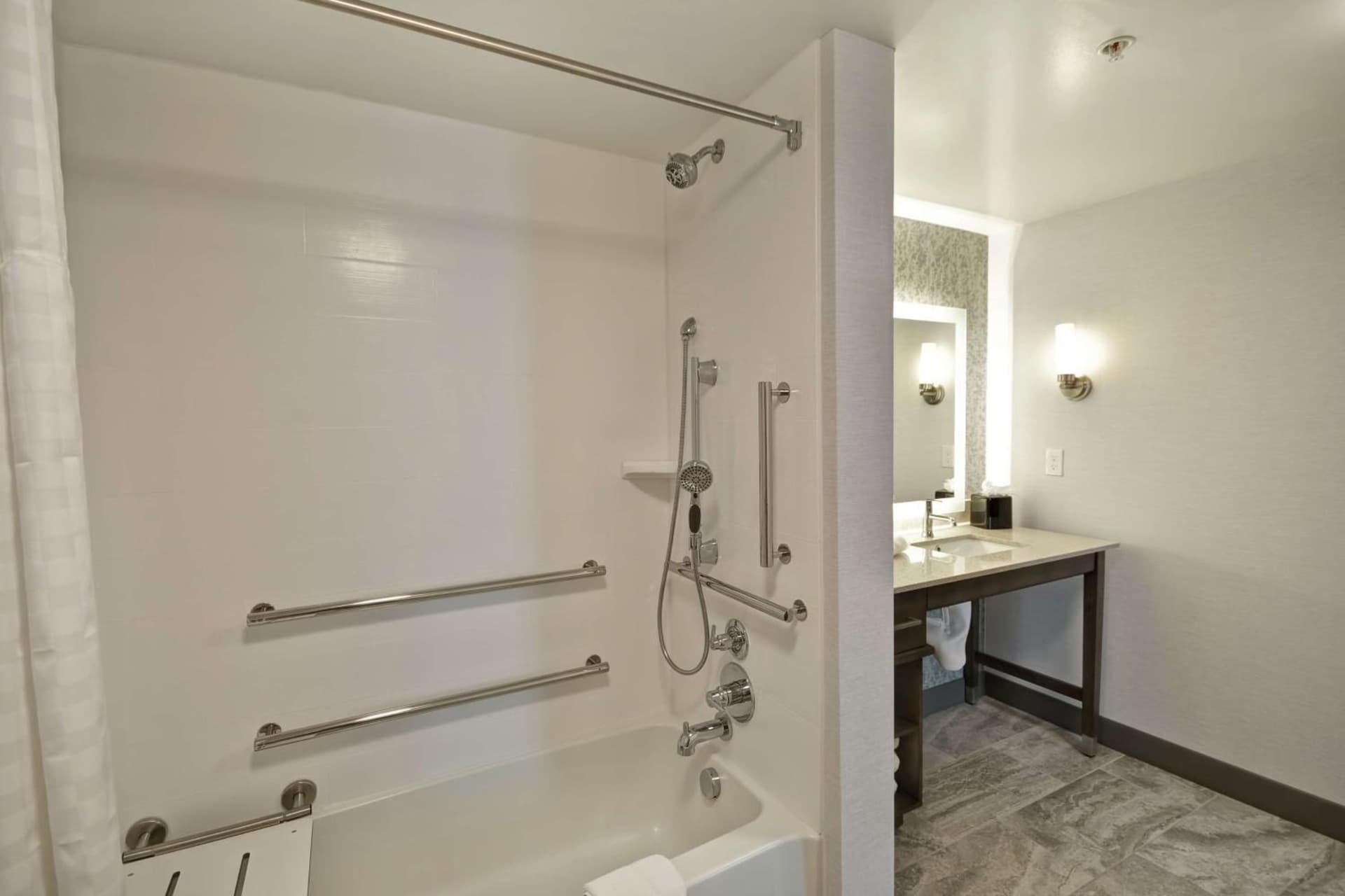 Homewood Suites By Hilton Warren Detroit gallery photo in Warren, MI — image 22
