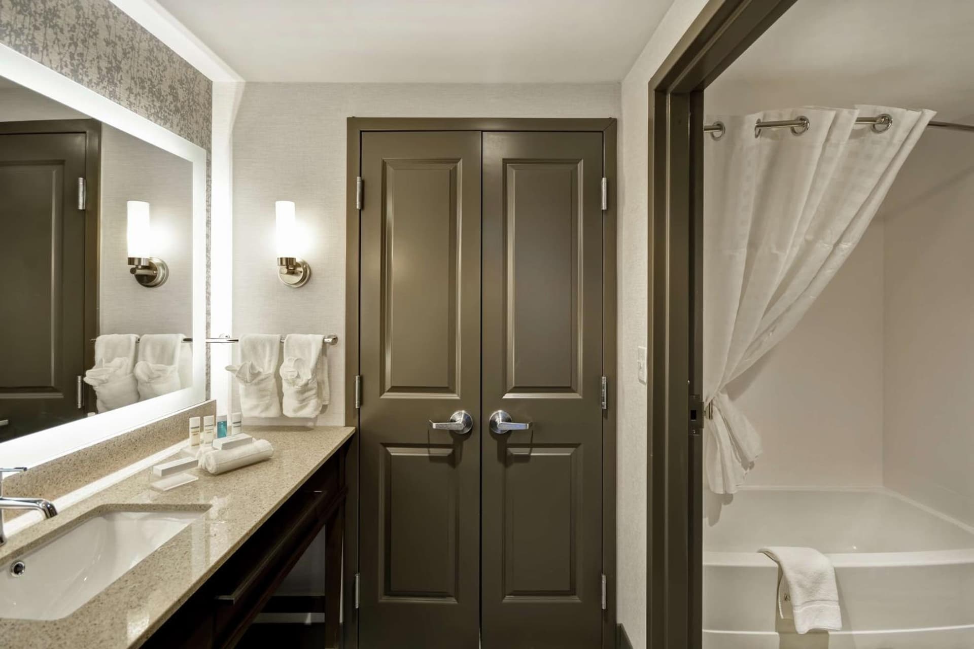 Homewood Suites By Hilton Warren Detroit gallery photo in Warren, MI — image 20