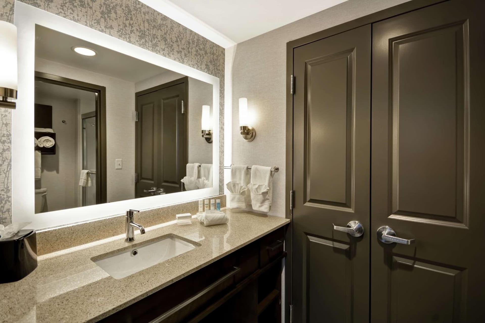 Homewood Suites By Hilton Warren Detroit gallery photo in Warren, MI — image 10