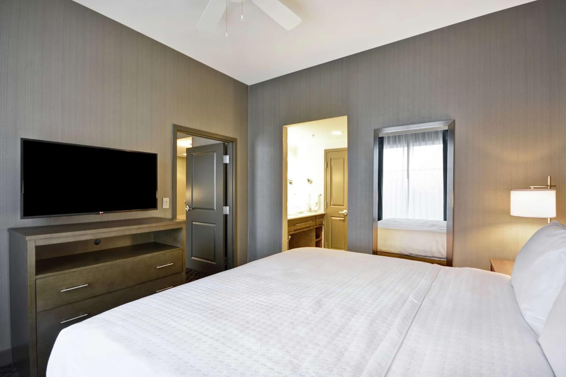 Homewood Suites By Hilton Warren Detroit gallery photo in Warren, MI — image 53