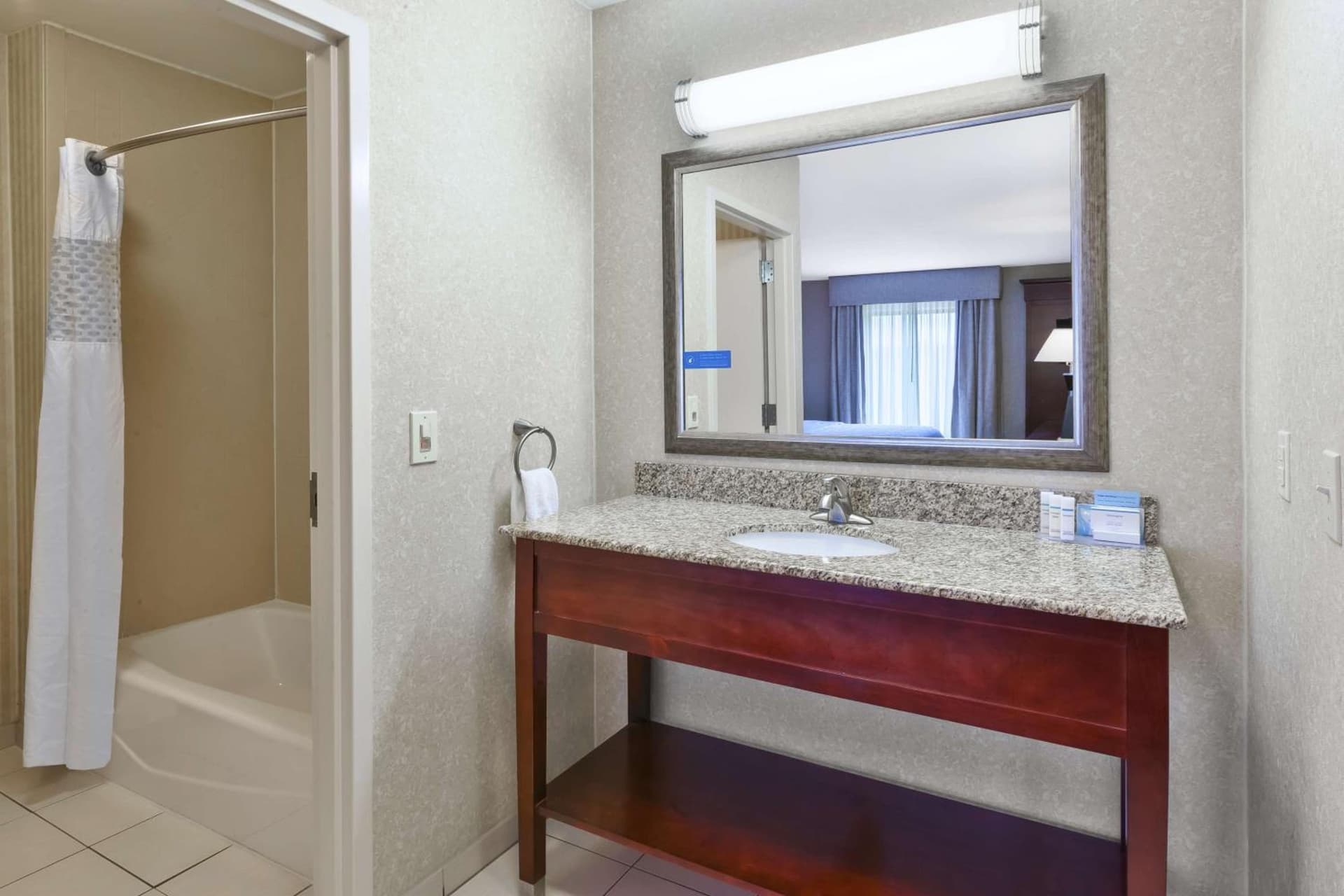 Hampton Inn Detroit/Southgate gallery photo in Southgate, MI — image 44