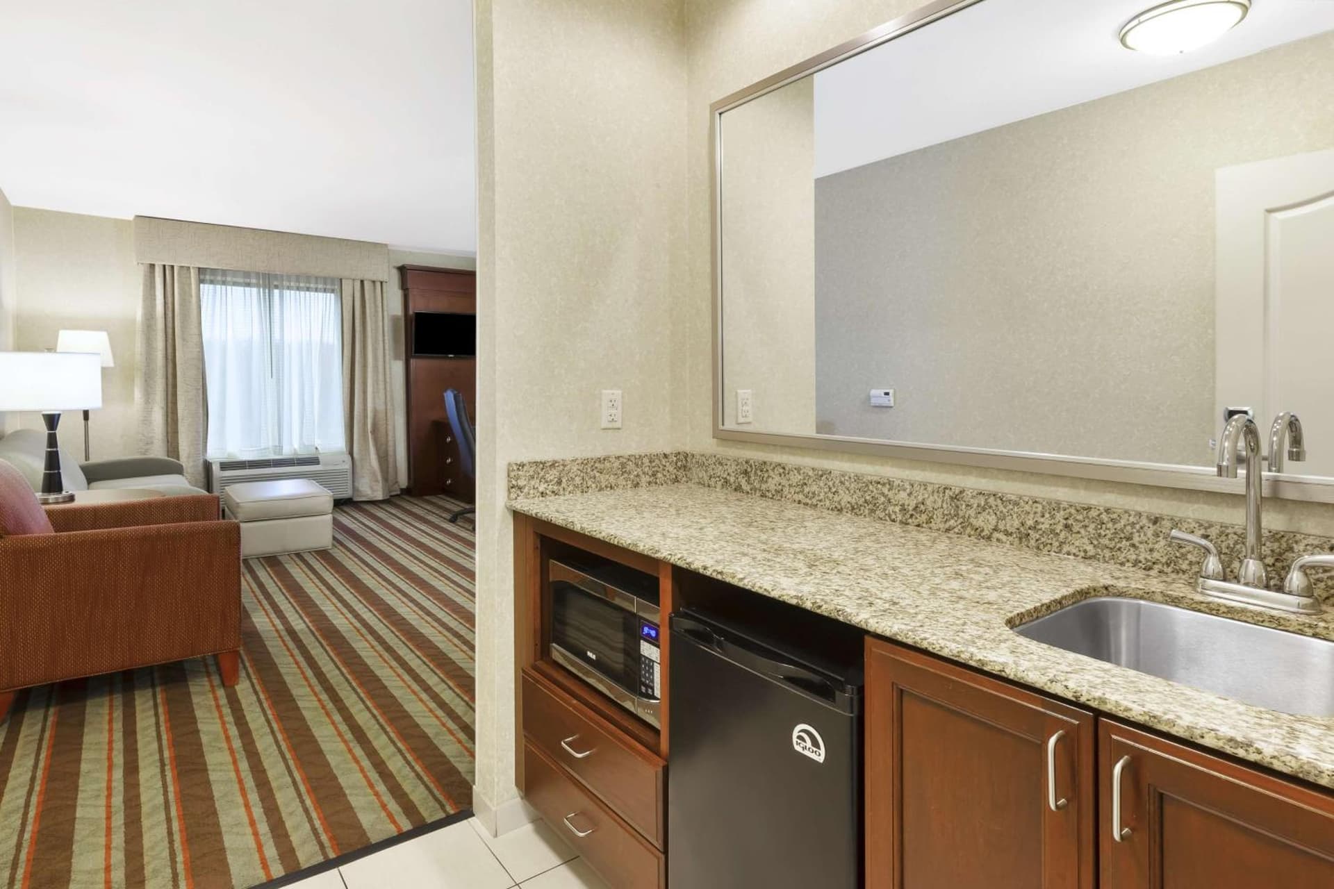 Hampton Inn Detroit/Southgate gallery photo in Southgate, MI — image 12