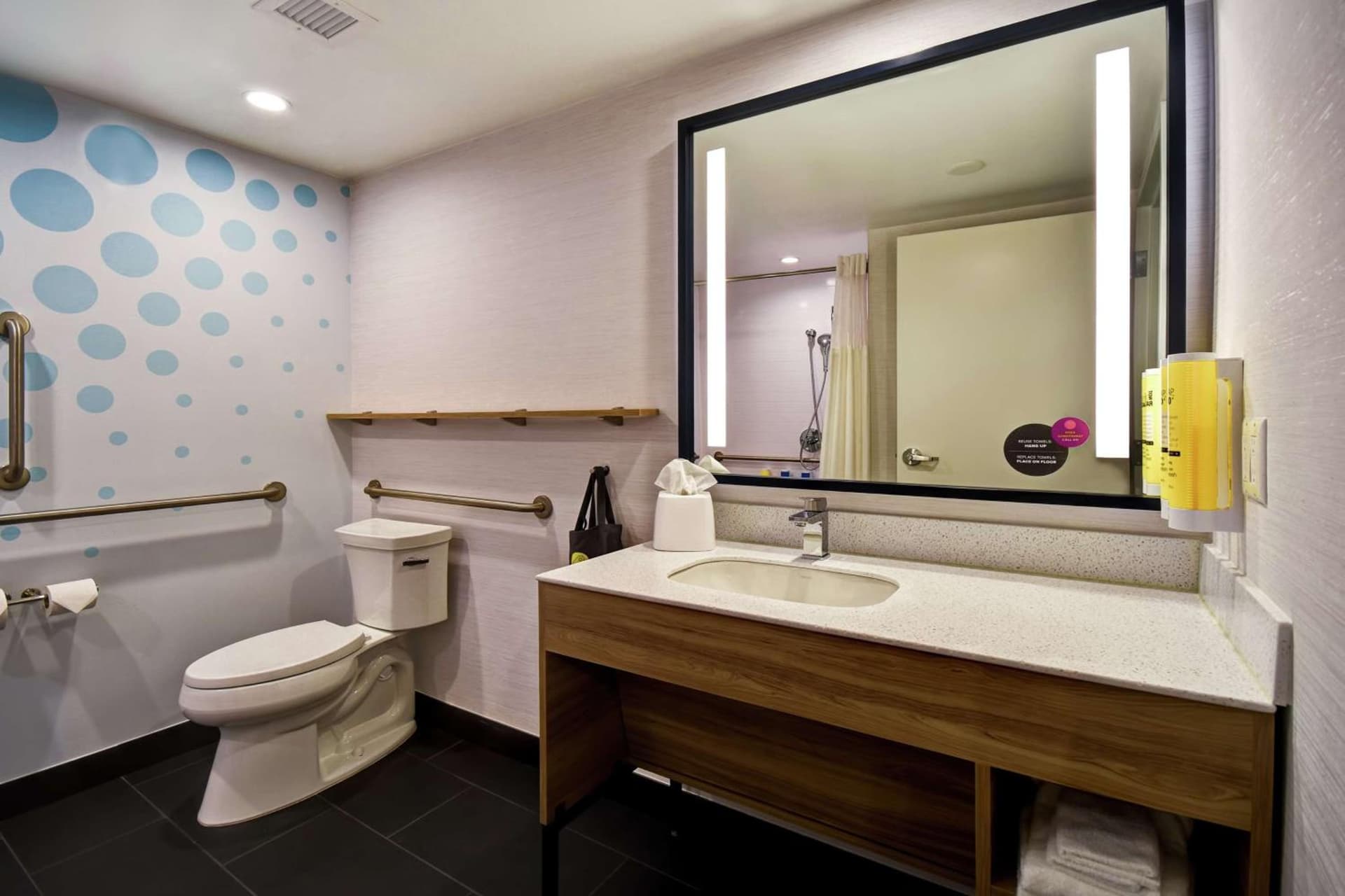 Tru By Hilton Sterling Heights Detroit property views in Sterling Heights, MI — gallery photo 3