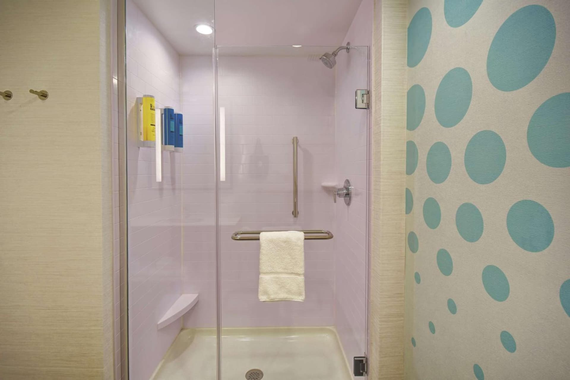 Tru By Hilton Sterling Heights Detroit gallery photo in Sterling Heights, MI — image 18