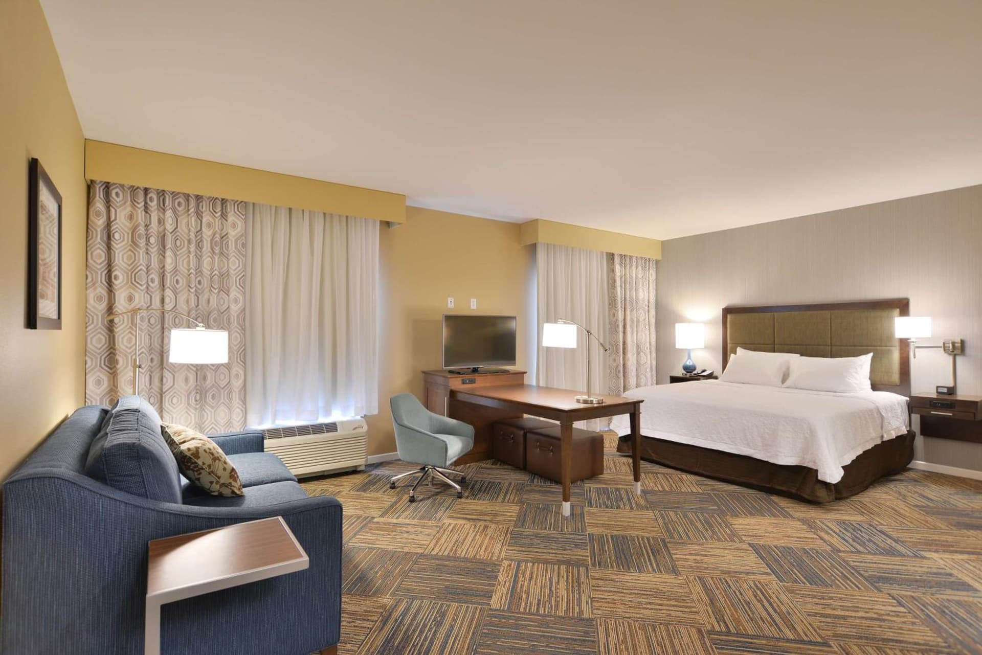 Hampton Inn & Suites Chippewa Falls gallery photo in Chippewa Falls, WI — image 6