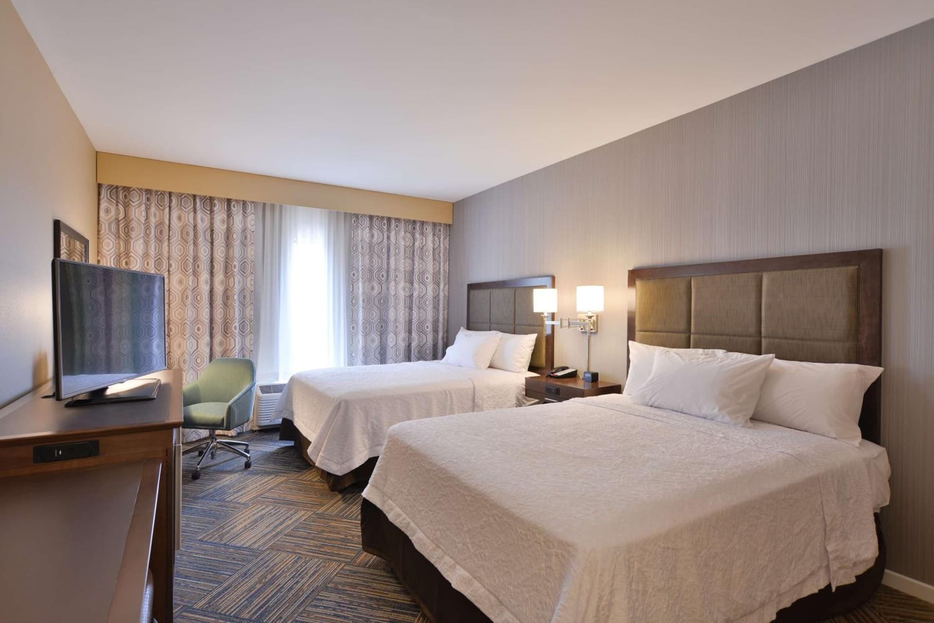 Hampton Inn & Suites Chippewa Falls gallery photo in Chippewa Falls, WI — image 23