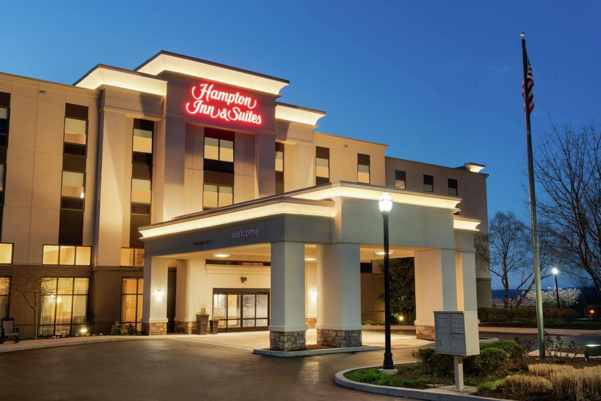 Hampton Inn & Suites Ephrata - Mountain Springs interior in Ephrata, PA — gallery photo 2