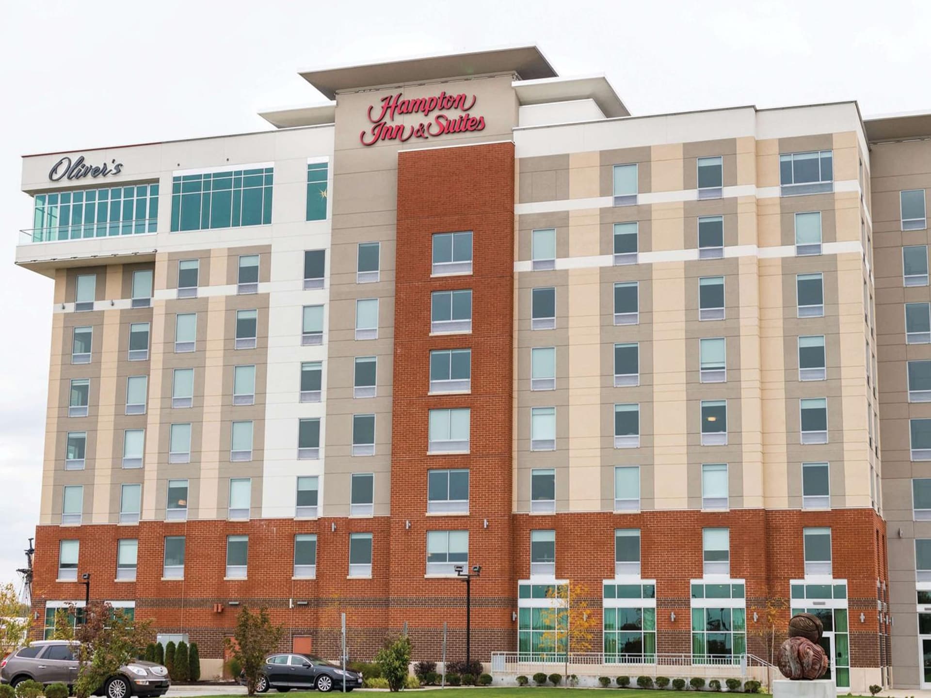 Hampton Inn & Suites Erie Bayfront interior in Erie, PA — gallery photo 2