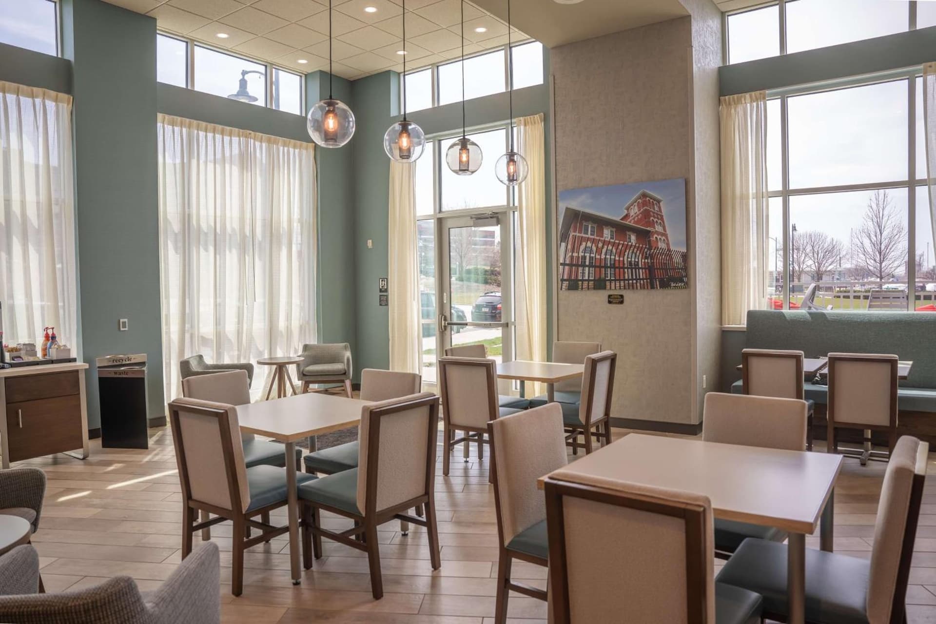 Hampton Inn & Suites Erie Bayfront gallery photo in Erie, PA — image 59