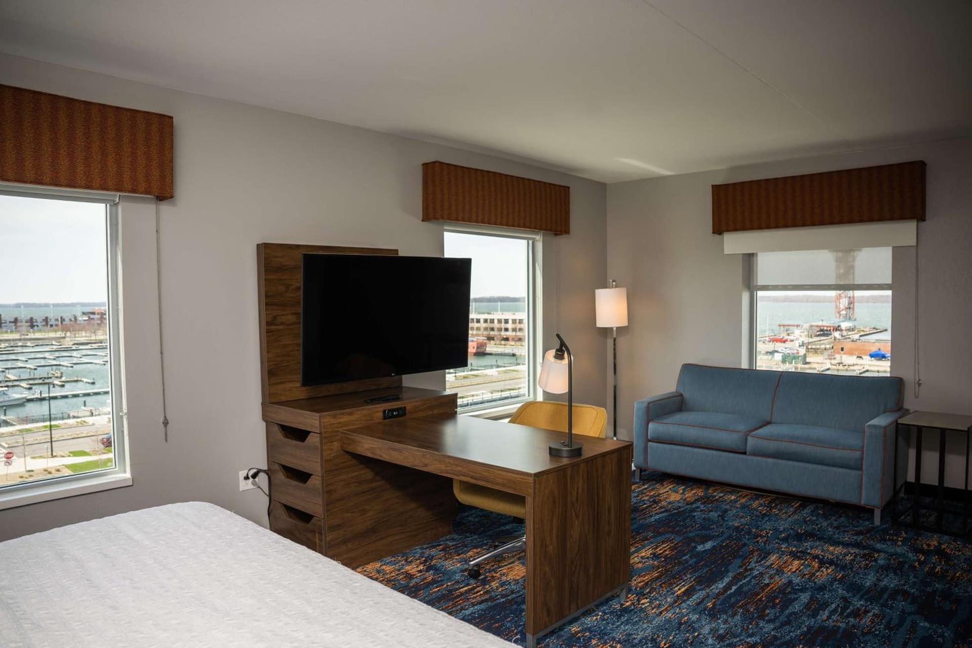 Hampton Inn & Suites Erie Bayfront gallery photo in Erie, PA — image 61