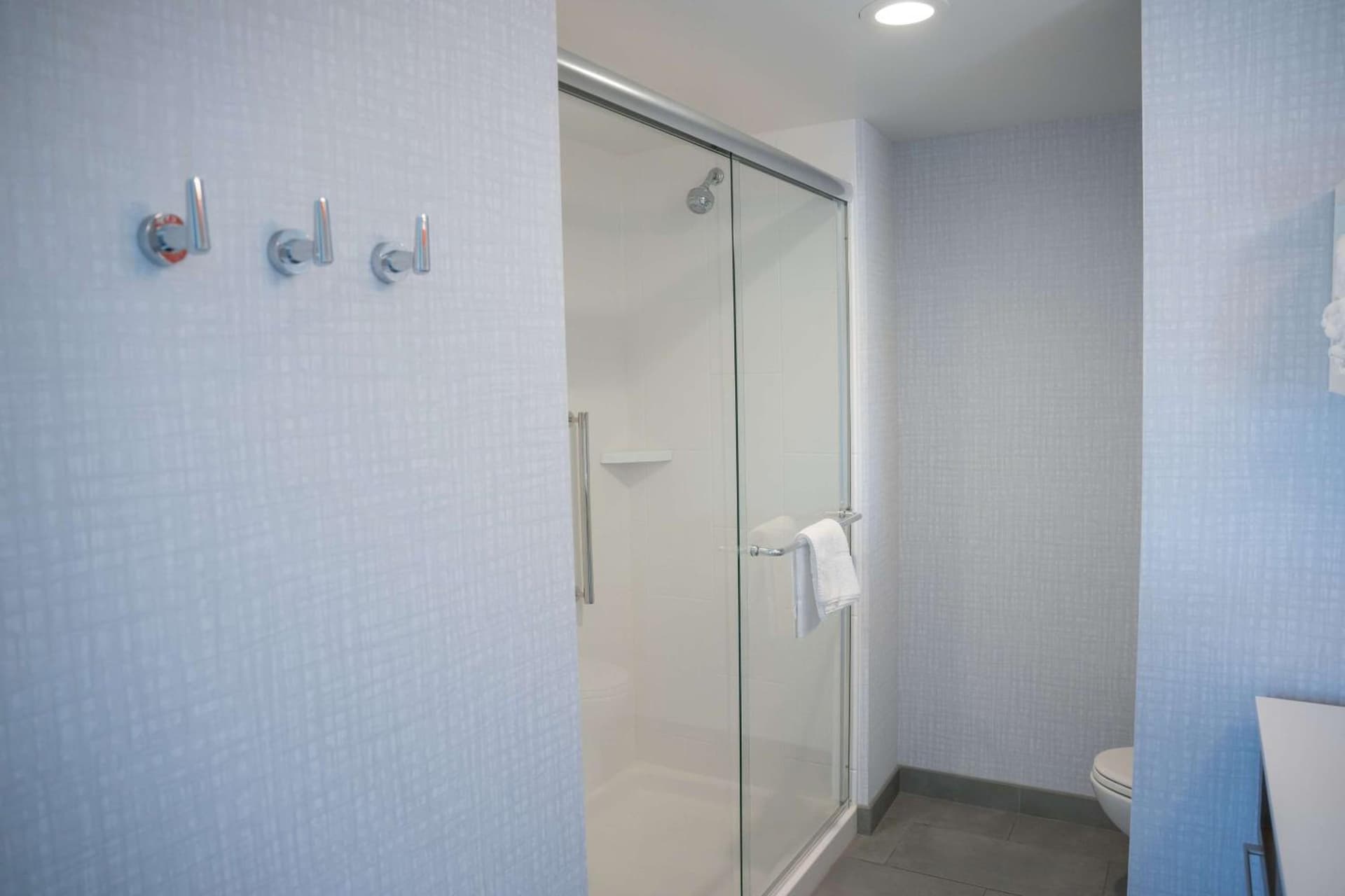 Hampton Inn & Suites Erie Bayfront gallery photo in Erie, PA — image 7