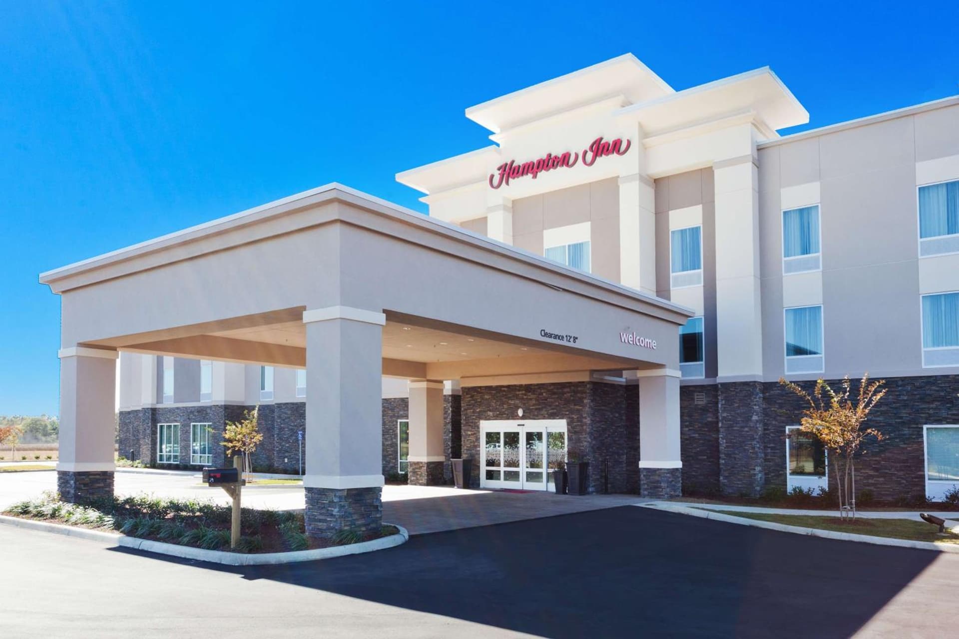 Hampton Inn Eufaula Al featured exterior or lobby in Eufaula, AL — similar hotel