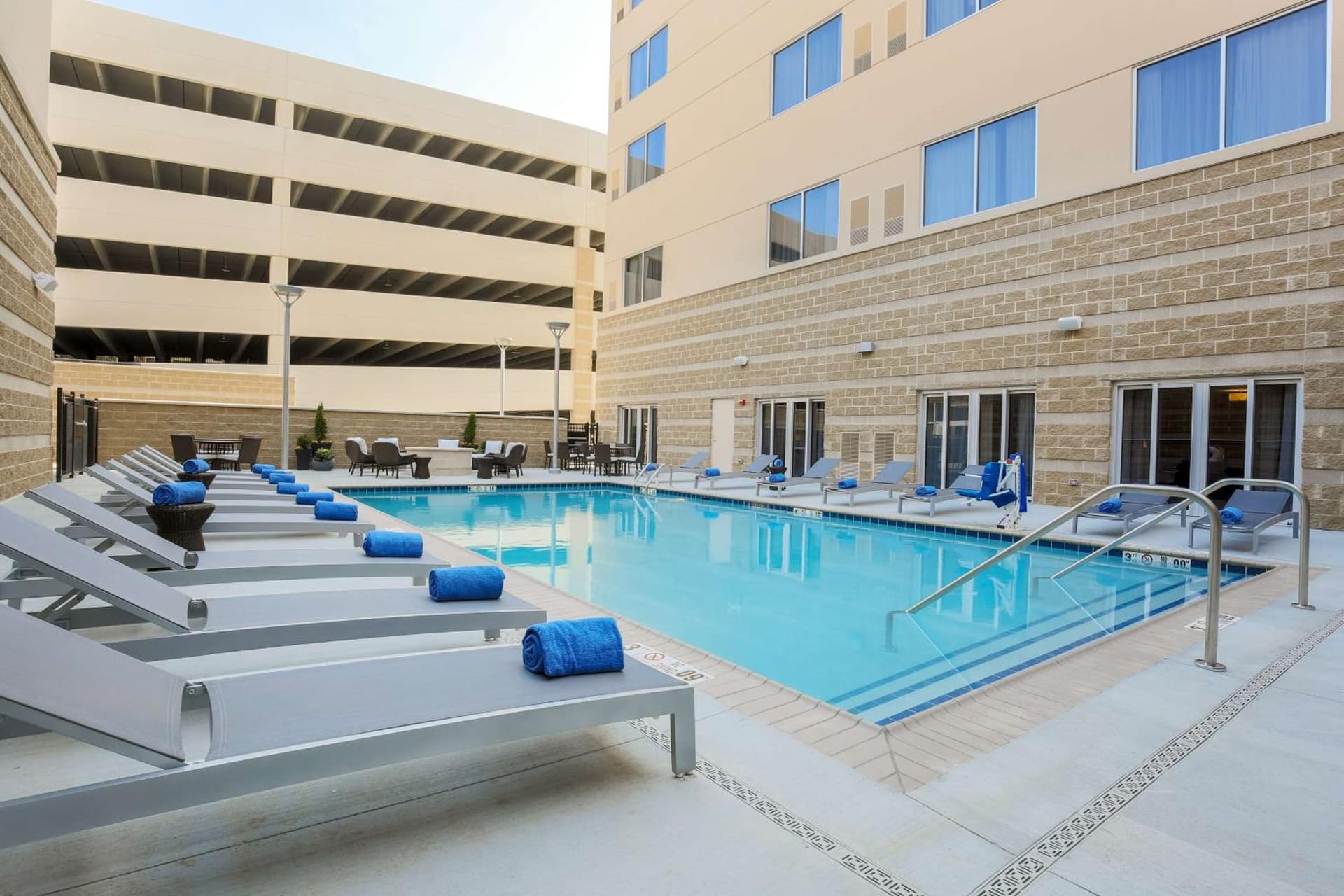 DoubleTree by Hilton Evansville gallery photo in Evansville, IN — image 47