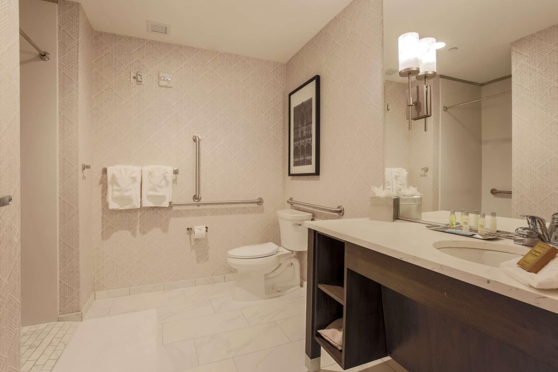 DoubleTree by Hilton Evansville gallery photo in Evansville, IN — image 55