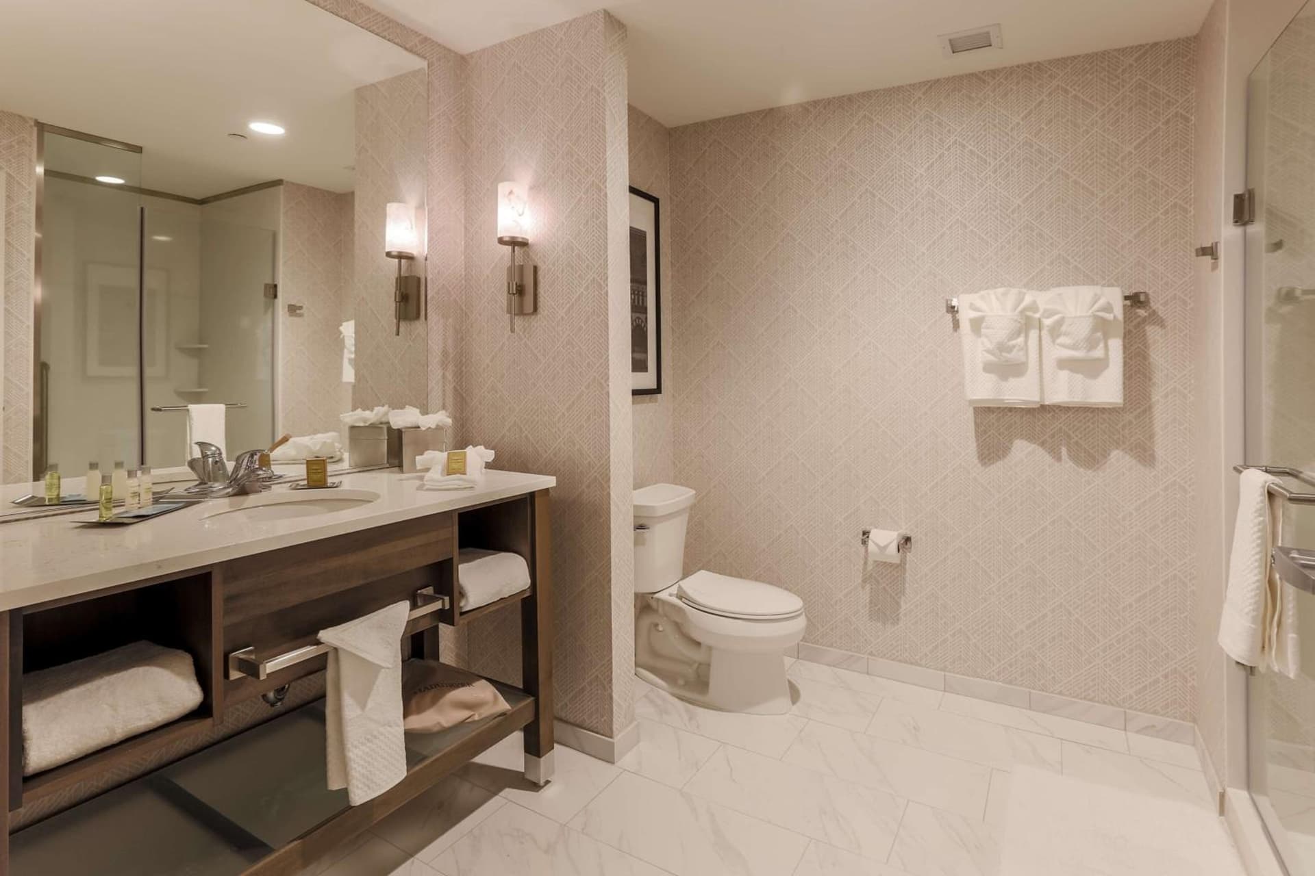 DoubleTree by Hilton Evansville gallery photo in Evansville, IN — image 35
