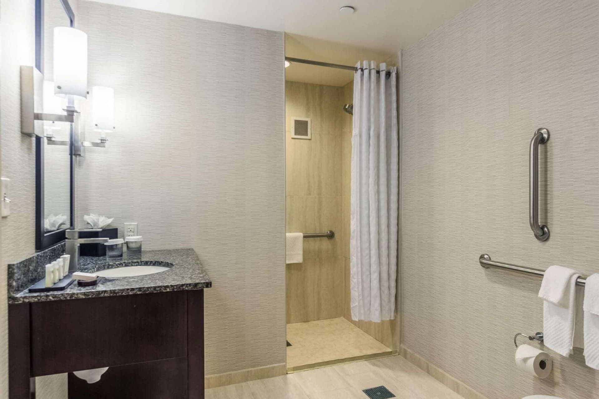Embassy Suites Newark Airport gallery photo in Elizabeth, NJ — image 25