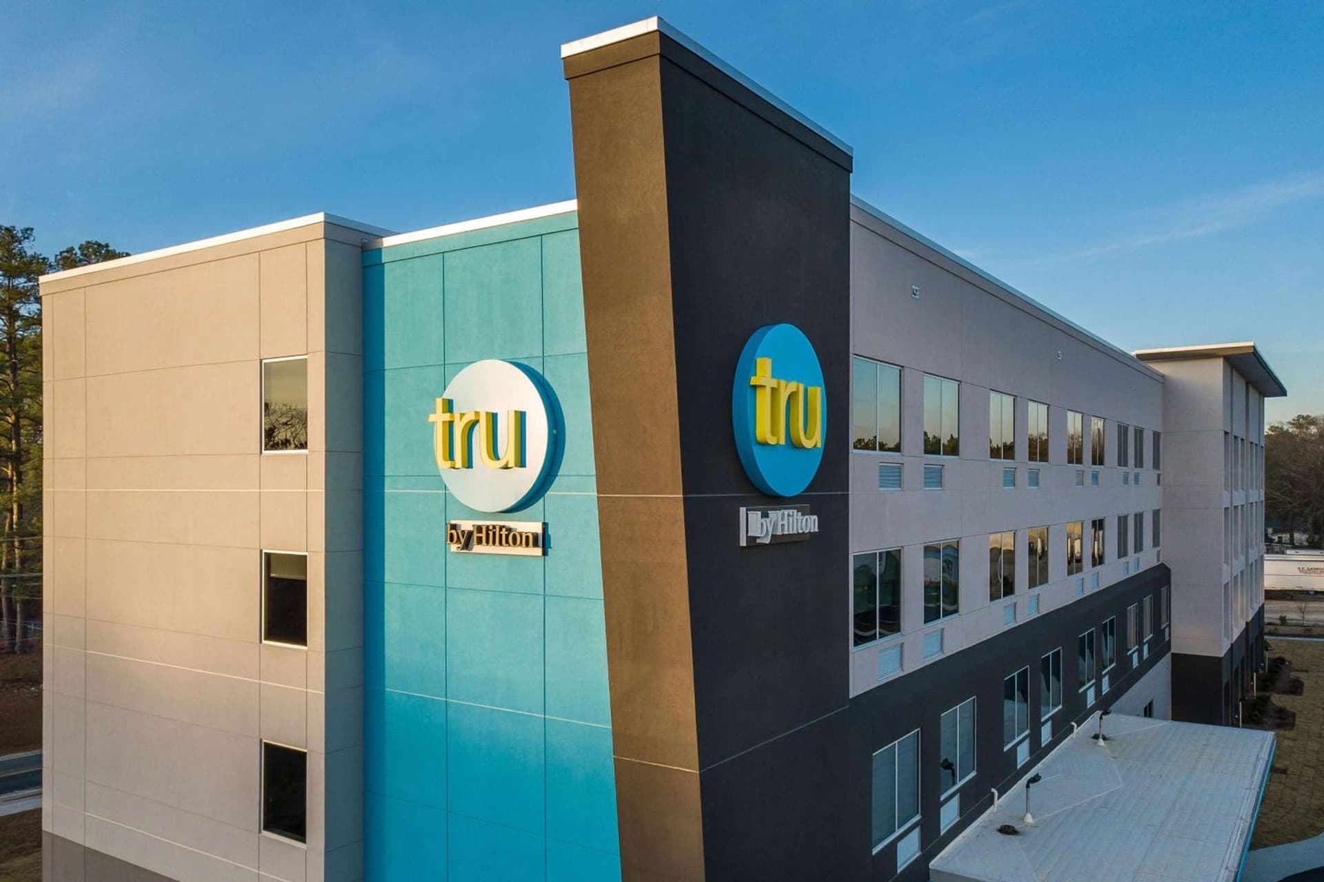 Tru by Hilton Fayetteville I-95 gallery photo in Fayetteville, NC — image 4