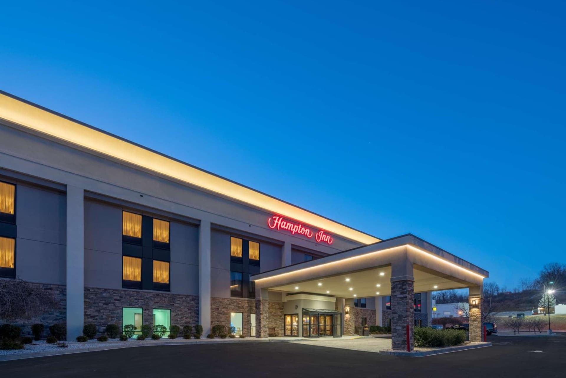 Hampton Inn Frostburg interior in Frostburg, MD — gallery photo 2