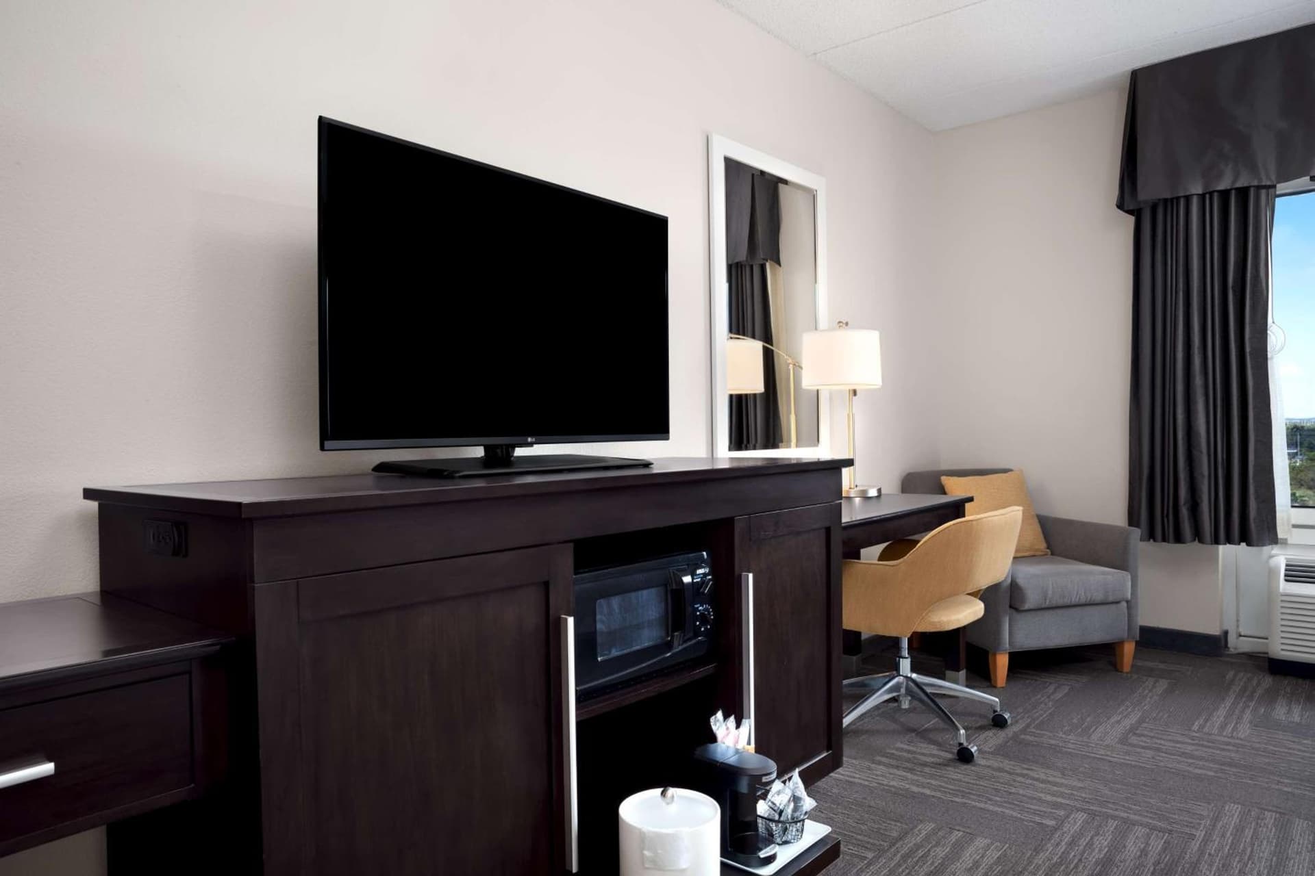 Hampton Inn Hallandale Beach-Aventura gallery photo in Hollywood, FL — image 9