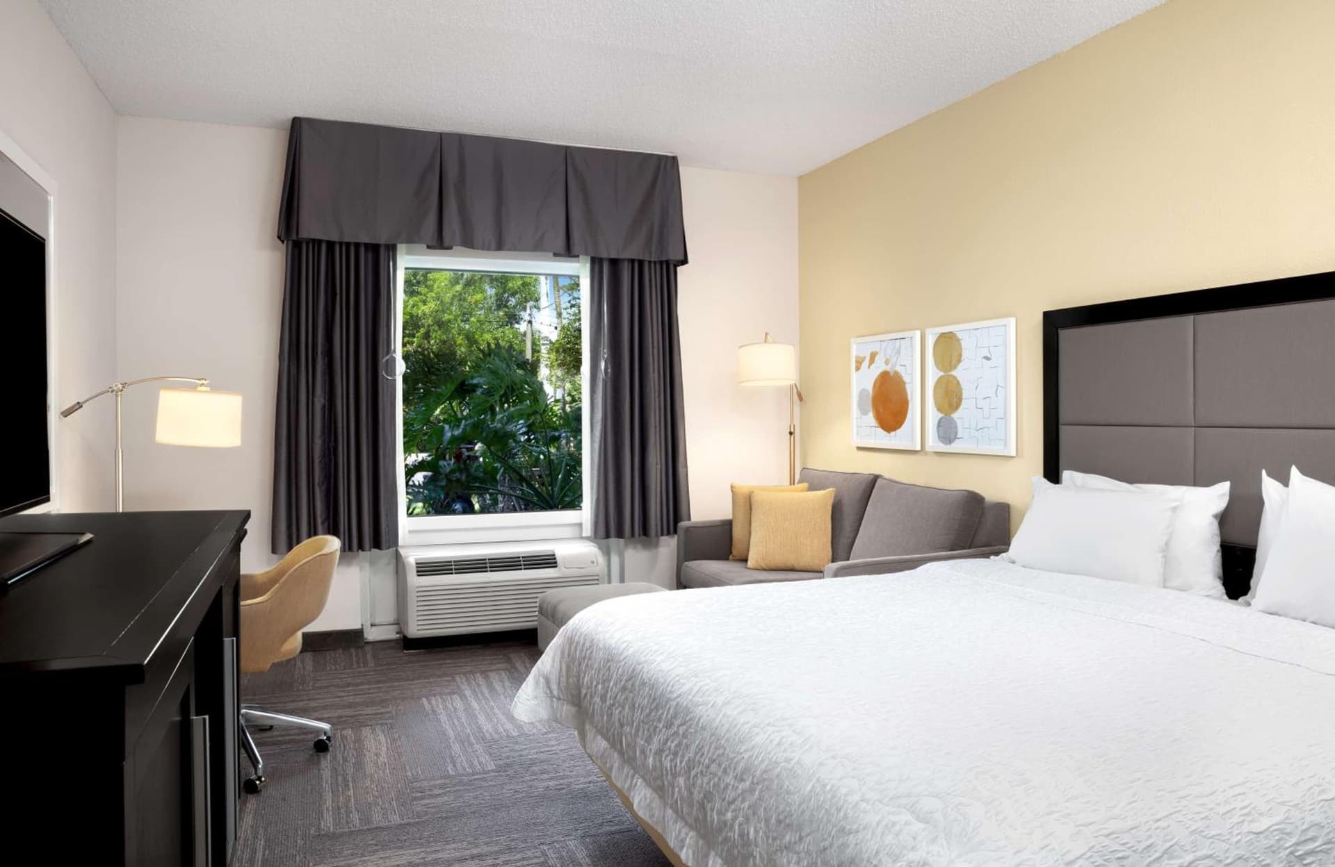 Hampton Inn Hallandale Beach-Aventura gallery photo in Hollywood, FL — image 17