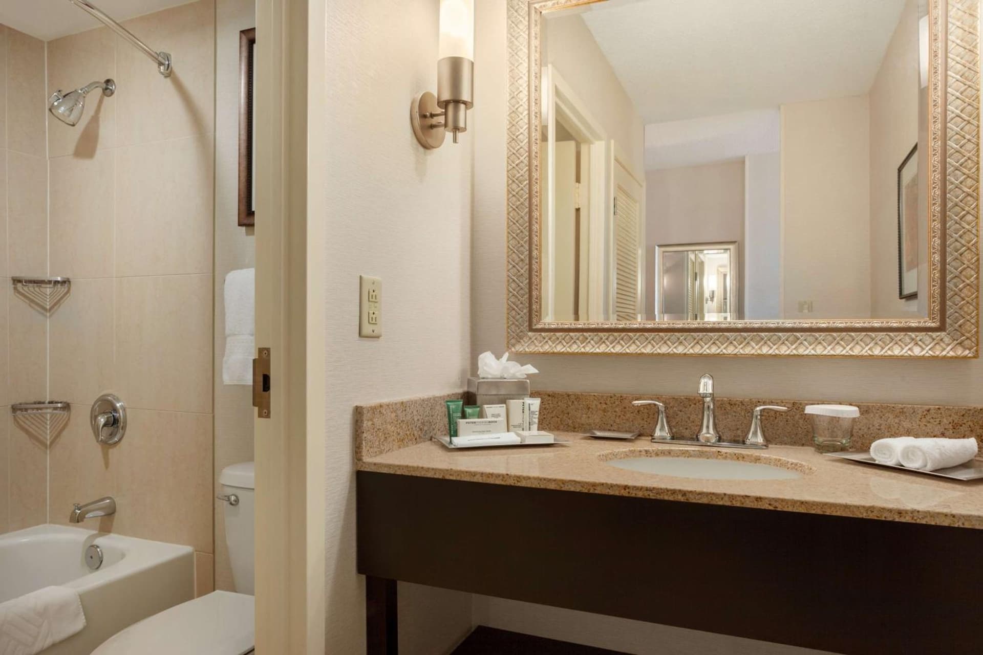 Hilton Fort Wayne at the Grand Wayne Convention Center gallery photo in Fort Wayne, IN — image 17