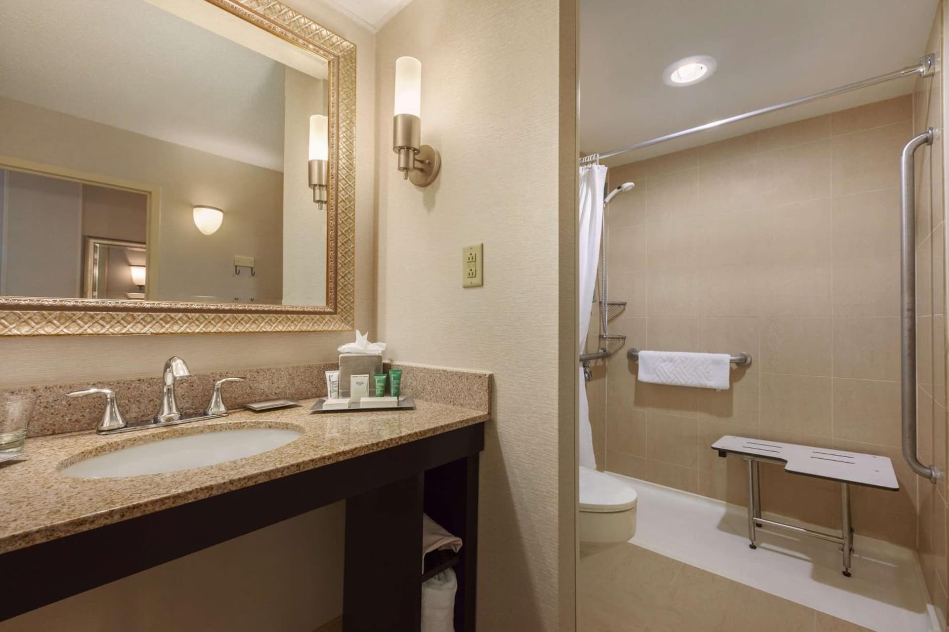Hilton Fort Wayne at the Grand Wayne Convention Center gallery photo in Fort Wayne, IN — image 30