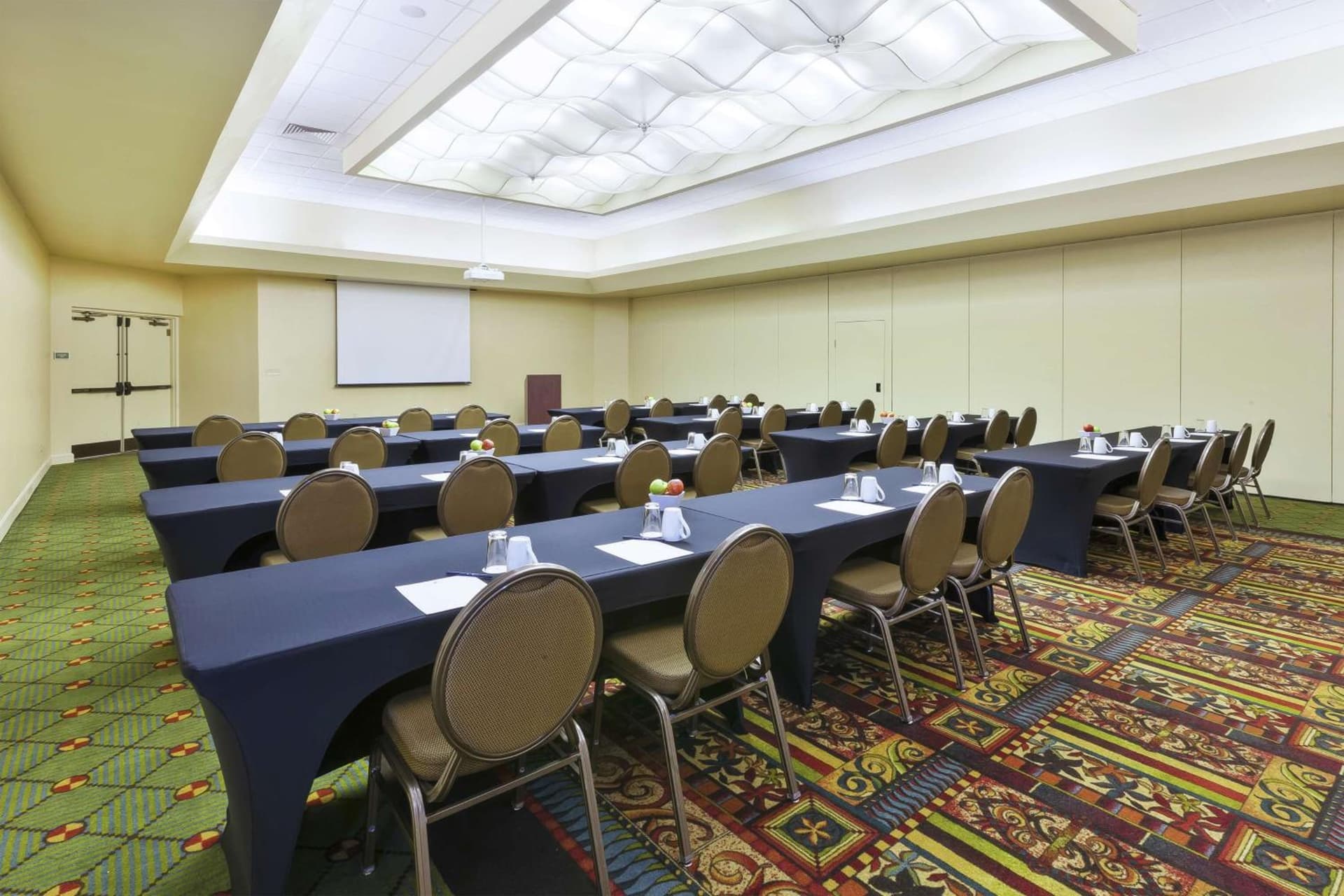 DoubleTree by Hilton Holland gallery photo in Holland, MI — image 48