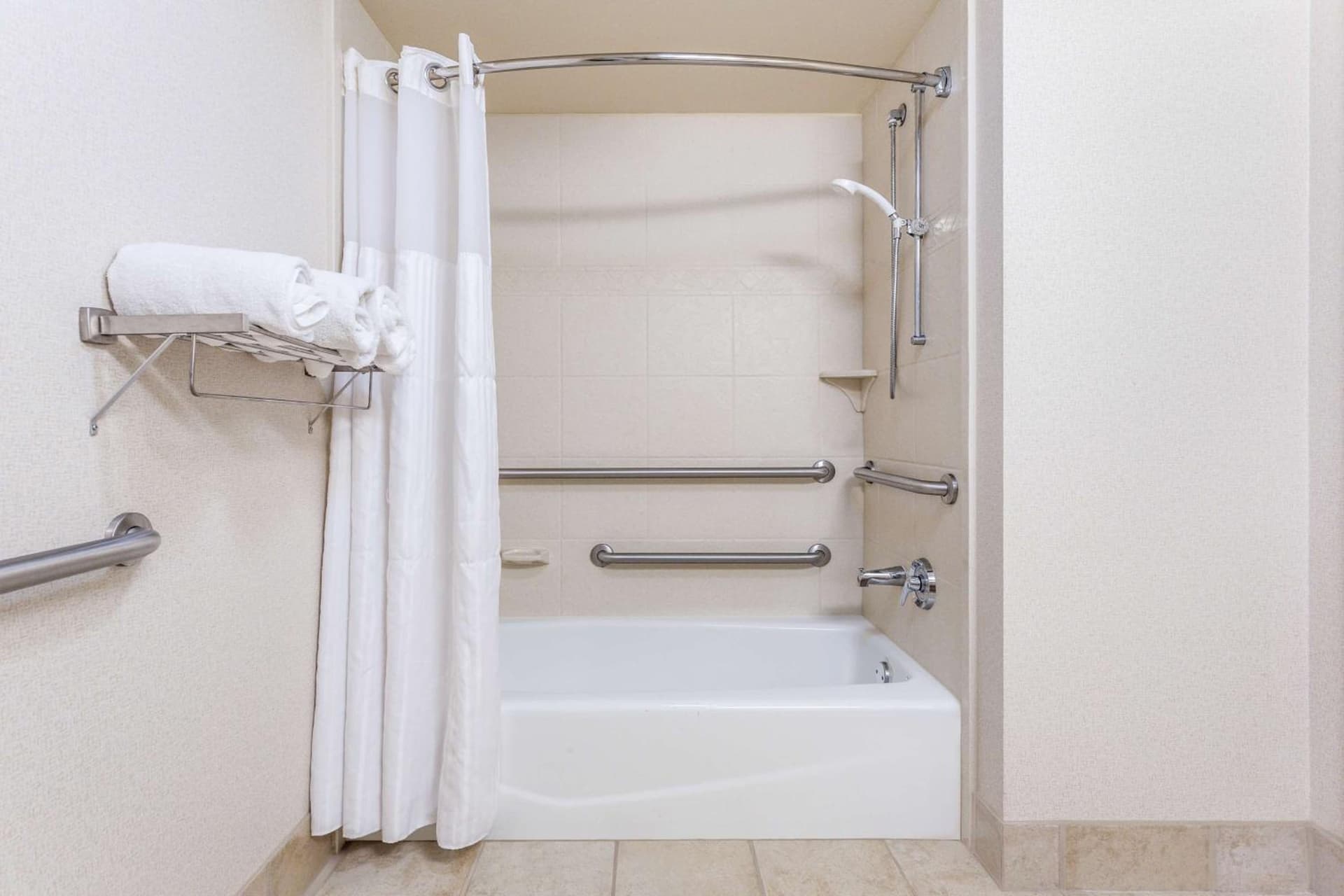 Hilton Garden Inn Gainesville gallery photo in Gainesville, GA — image 37