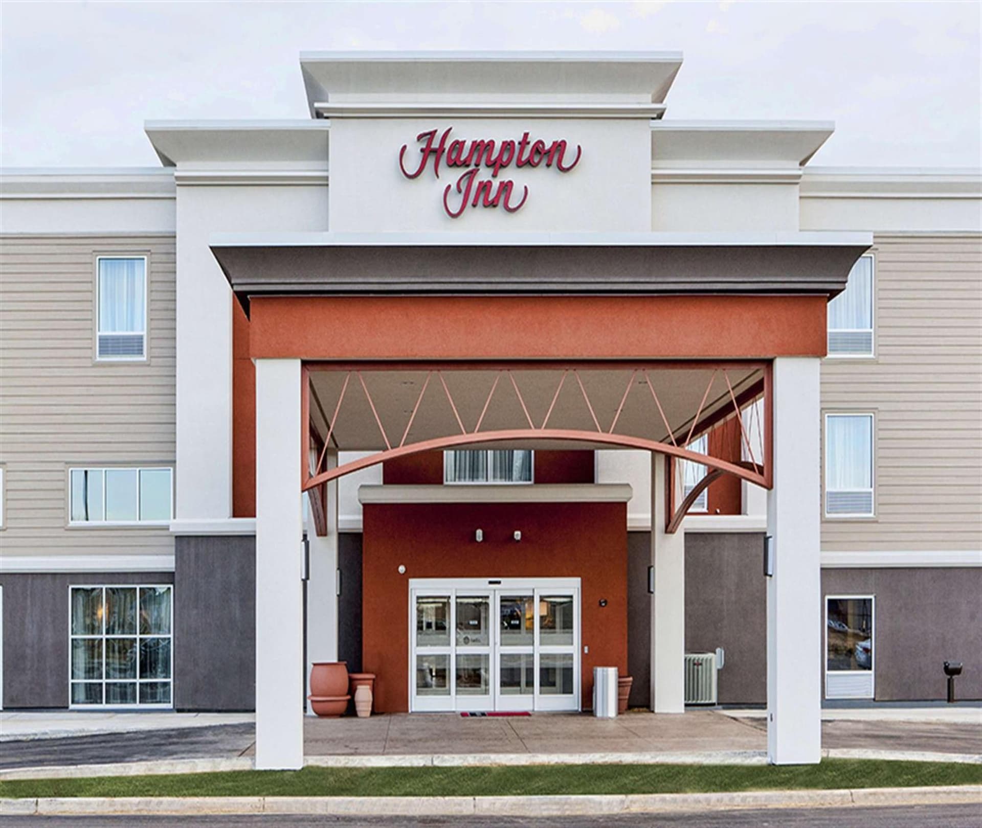 Hampton Inn Hibbing interior in Hibbing, MN — gallery photo 2