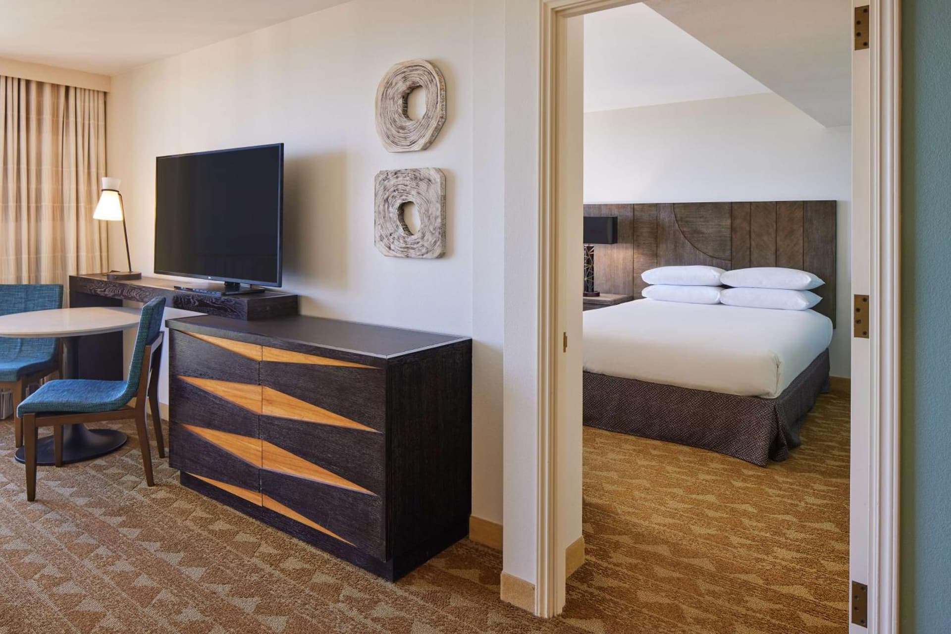 Embassy Suites by Hilton Waikiki Beach Walk gallery photo in Honolulu, HI — image 5