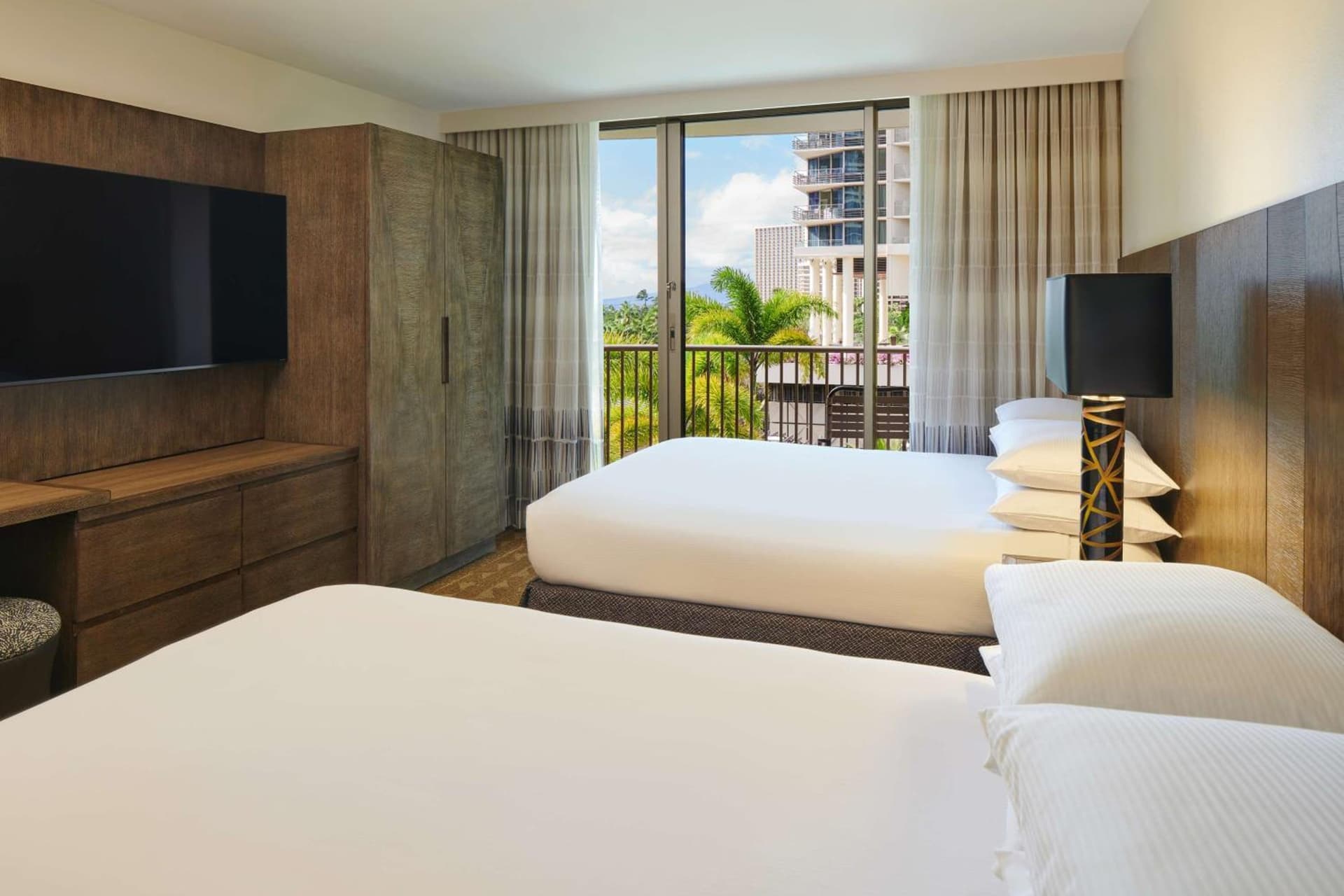 Embassy Suites by Hilton Waikiki Beach Walk gallery photo in Honolulu, HI — image 9