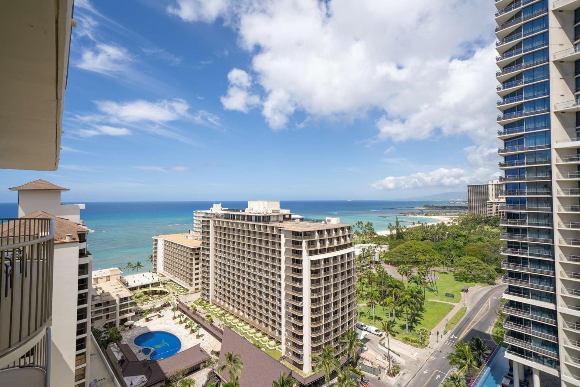 Embassy Suites by Hilton Waikiki Beach Walk gallery photo in Honolulu, HI — image 31